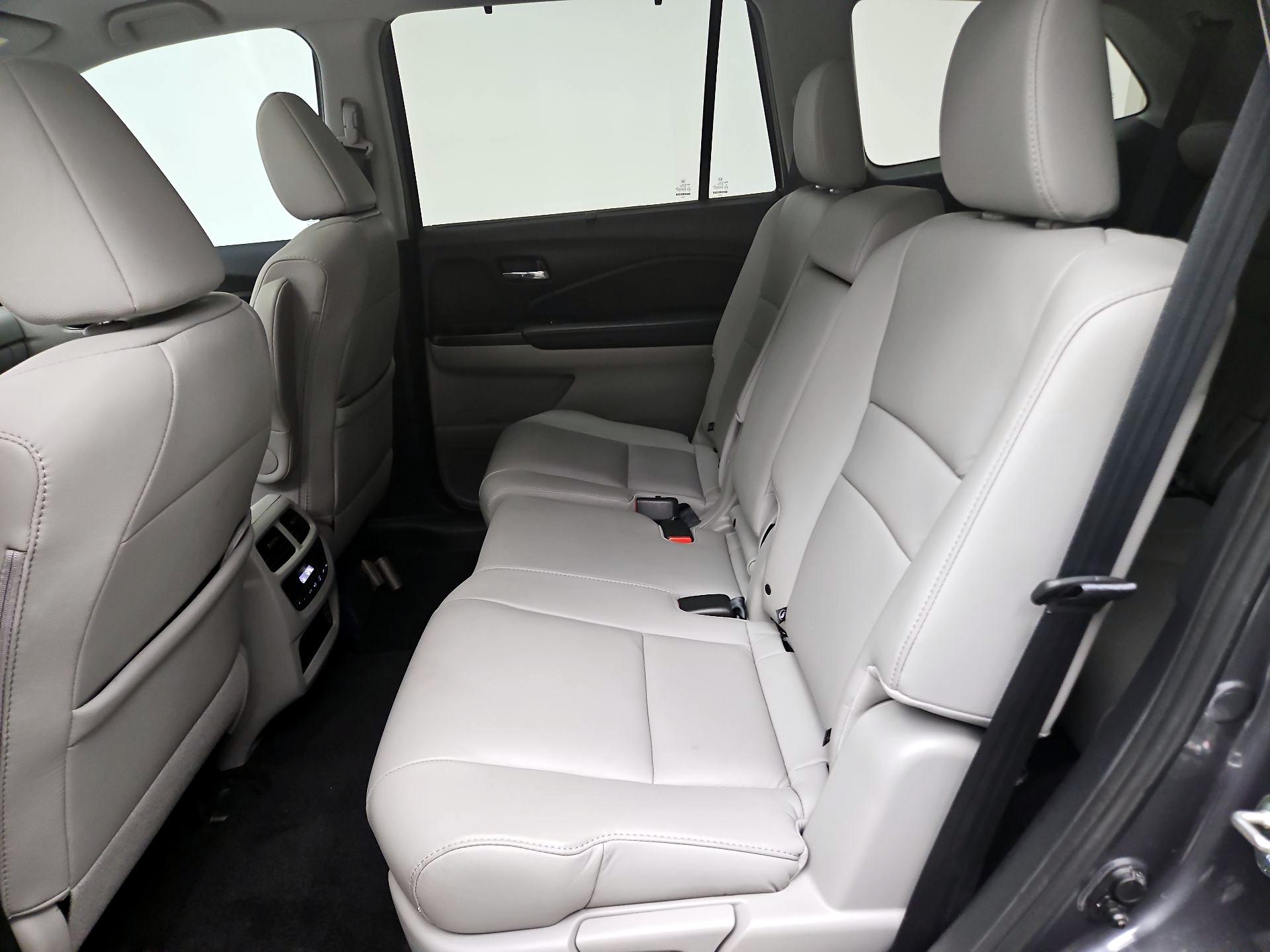 Thumbnail: 2020 Honda Pilot - 20