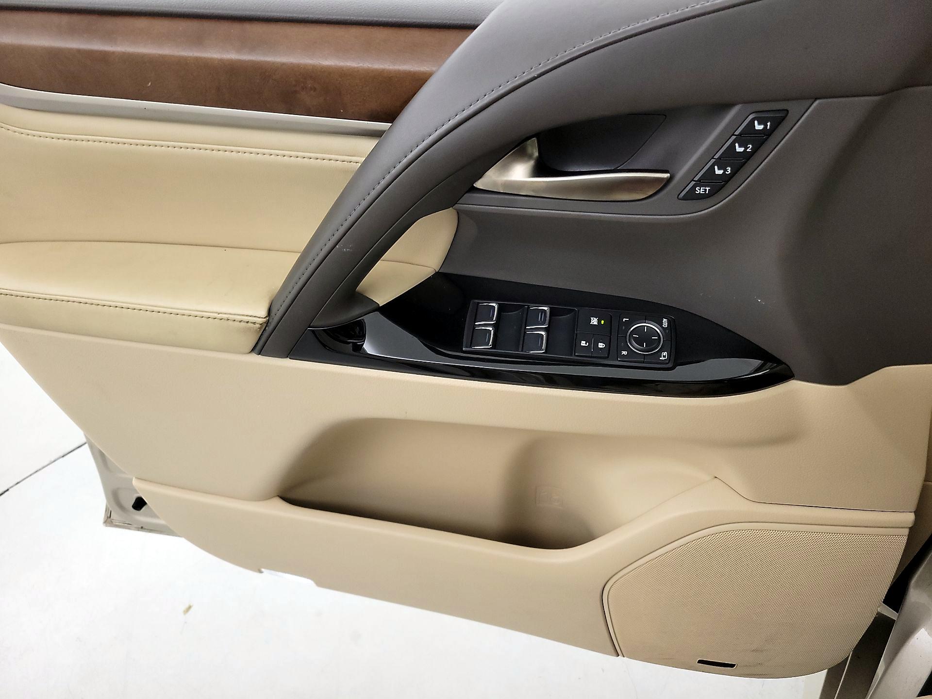 Thumbnail: 2016 Lexus LX - 12