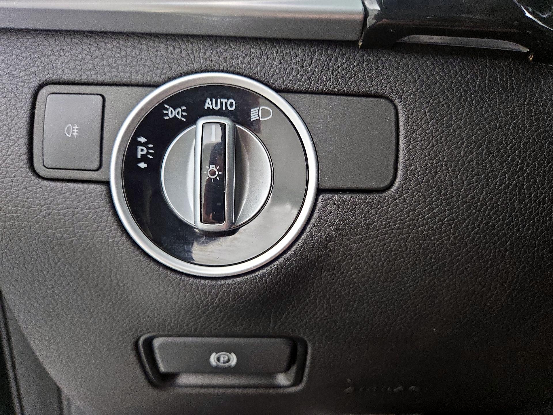 Thumbnail: 2016 Mercedes-Benz GL-Class - 13
