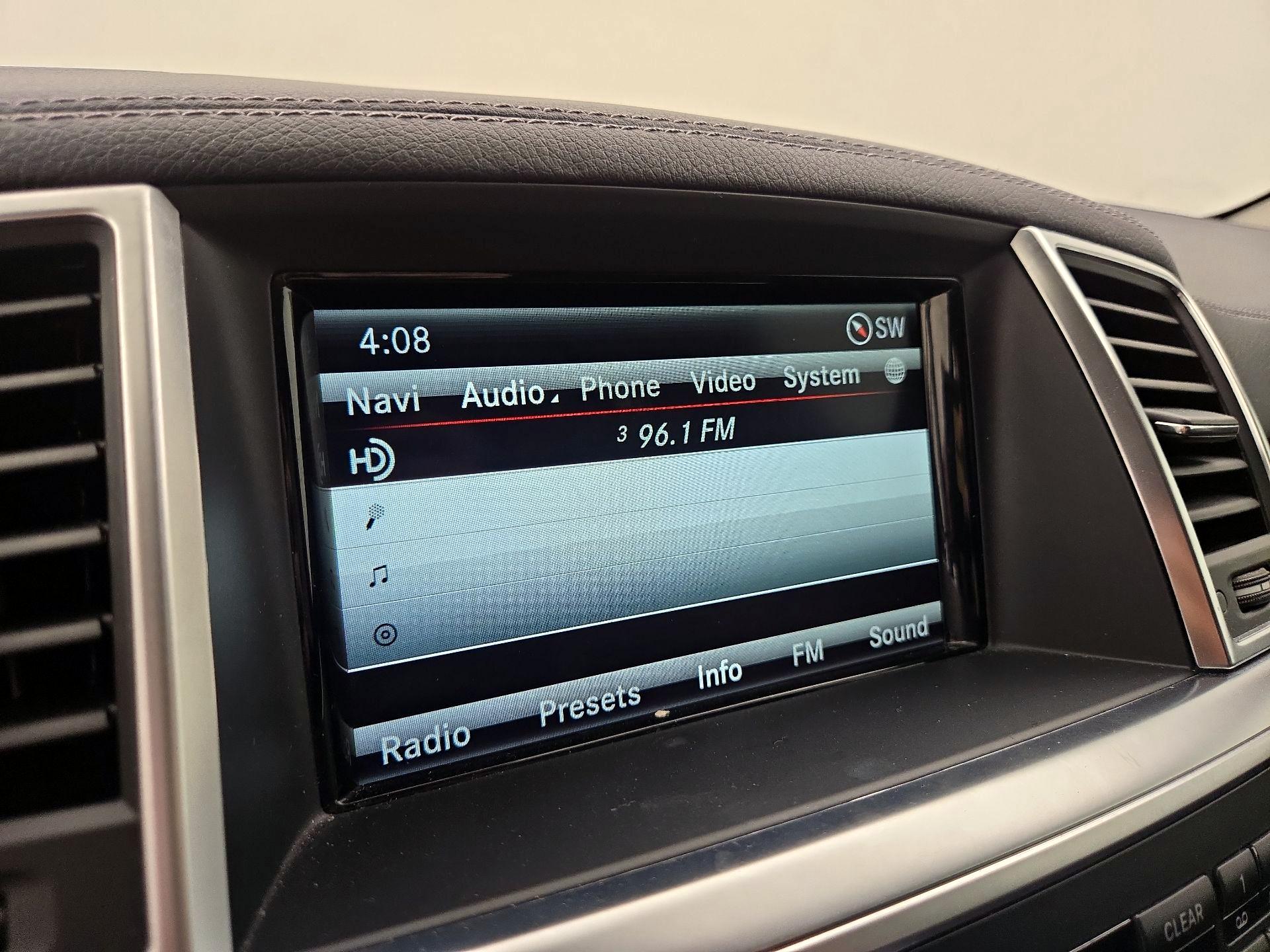 Thumbnail: 2016 Mercedes-Benz GL-Class - 15
