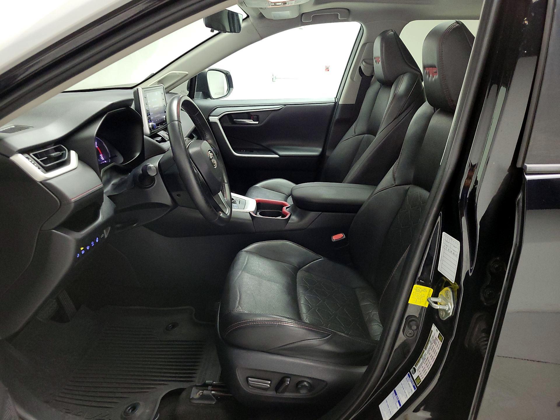 Thumbnail: 2020 Toyota RAV4 - 11