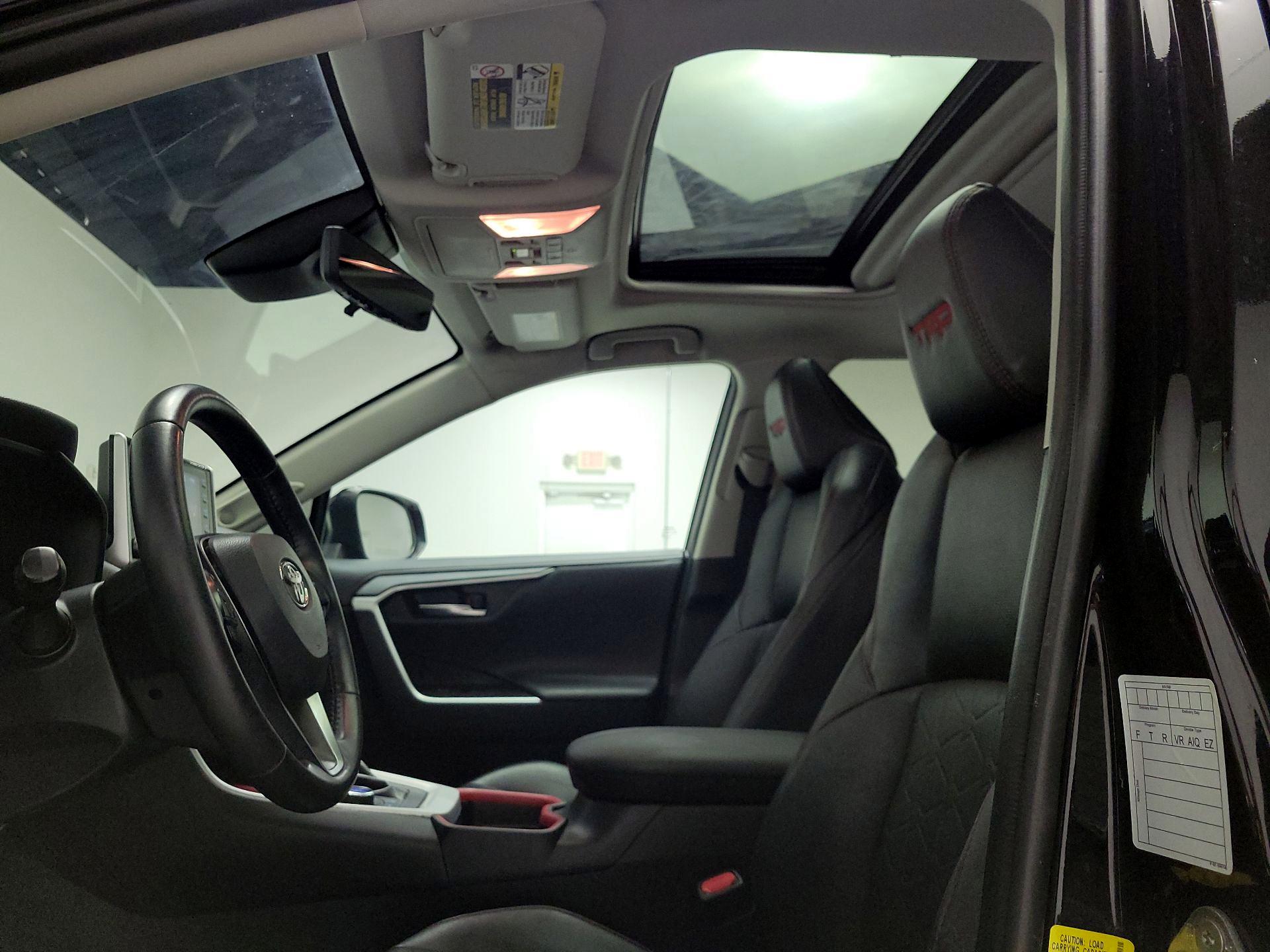 Thumbnail: 2020 Toyota RAV4 - 19