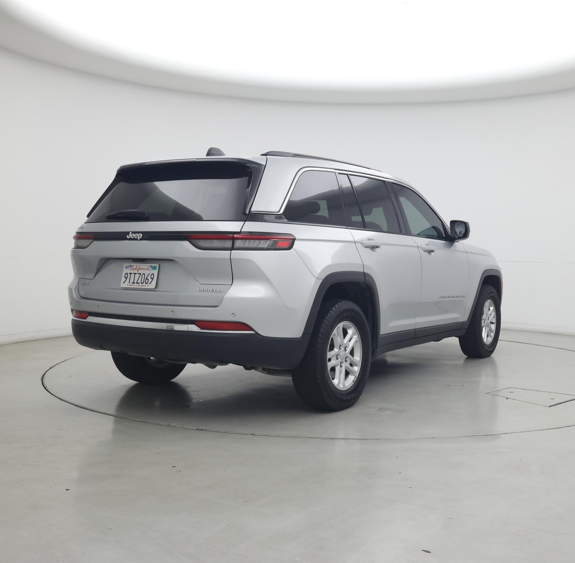 Thumbnail: 2025 Jeep Grand Cherokee - 8