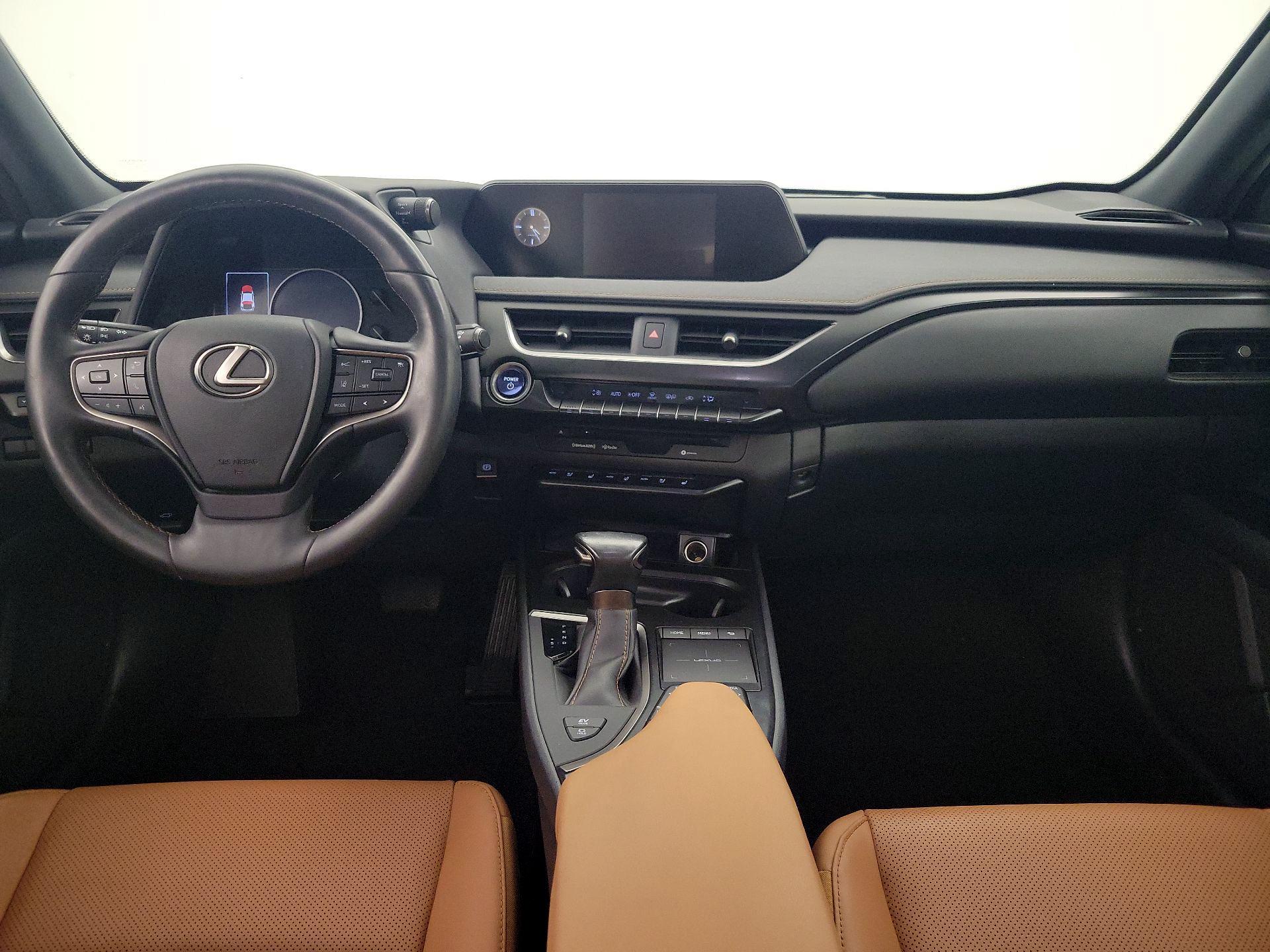 Thumbnail: 2021 Lexus UX - 9
