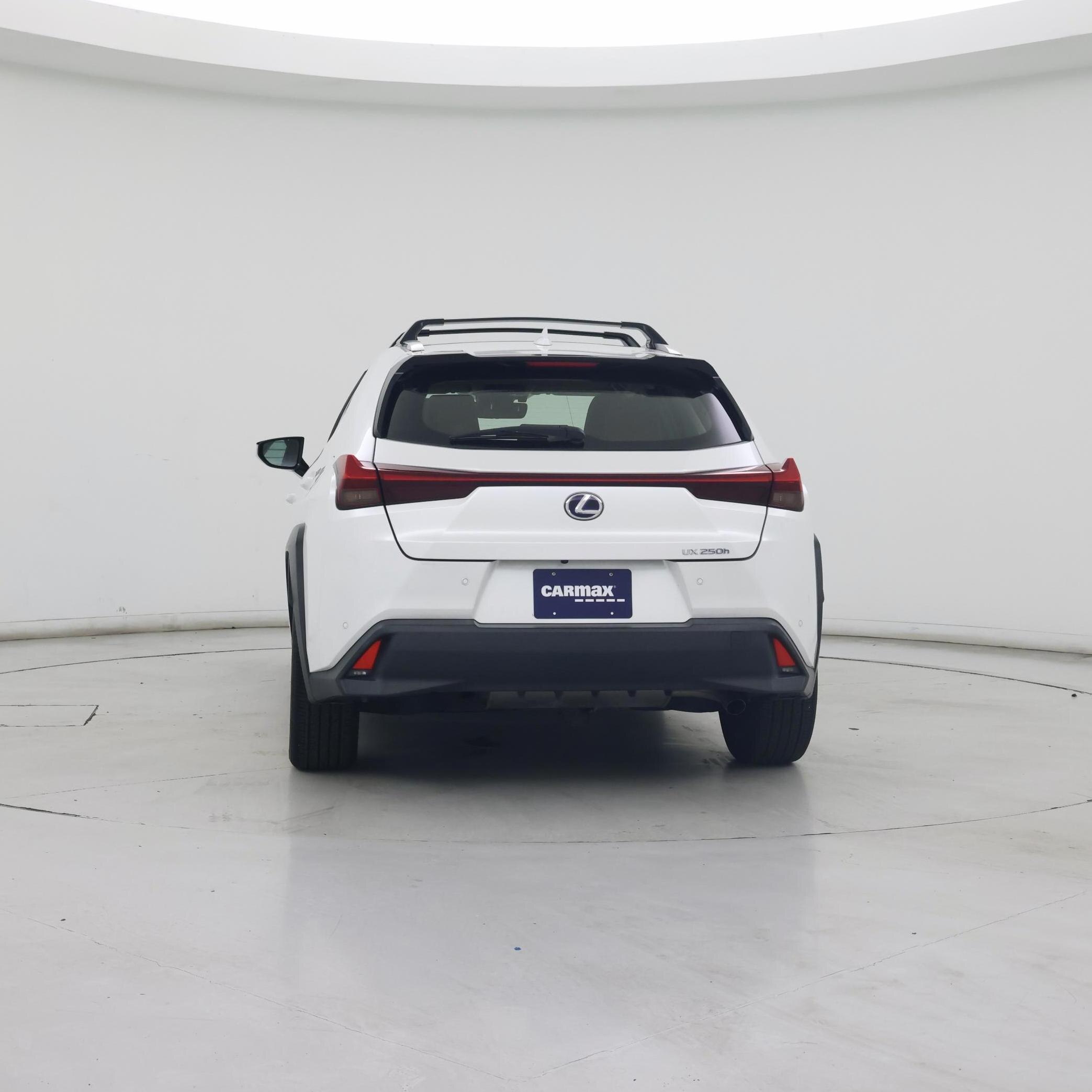 Thumbnail: 2021 Lexus UX - 6