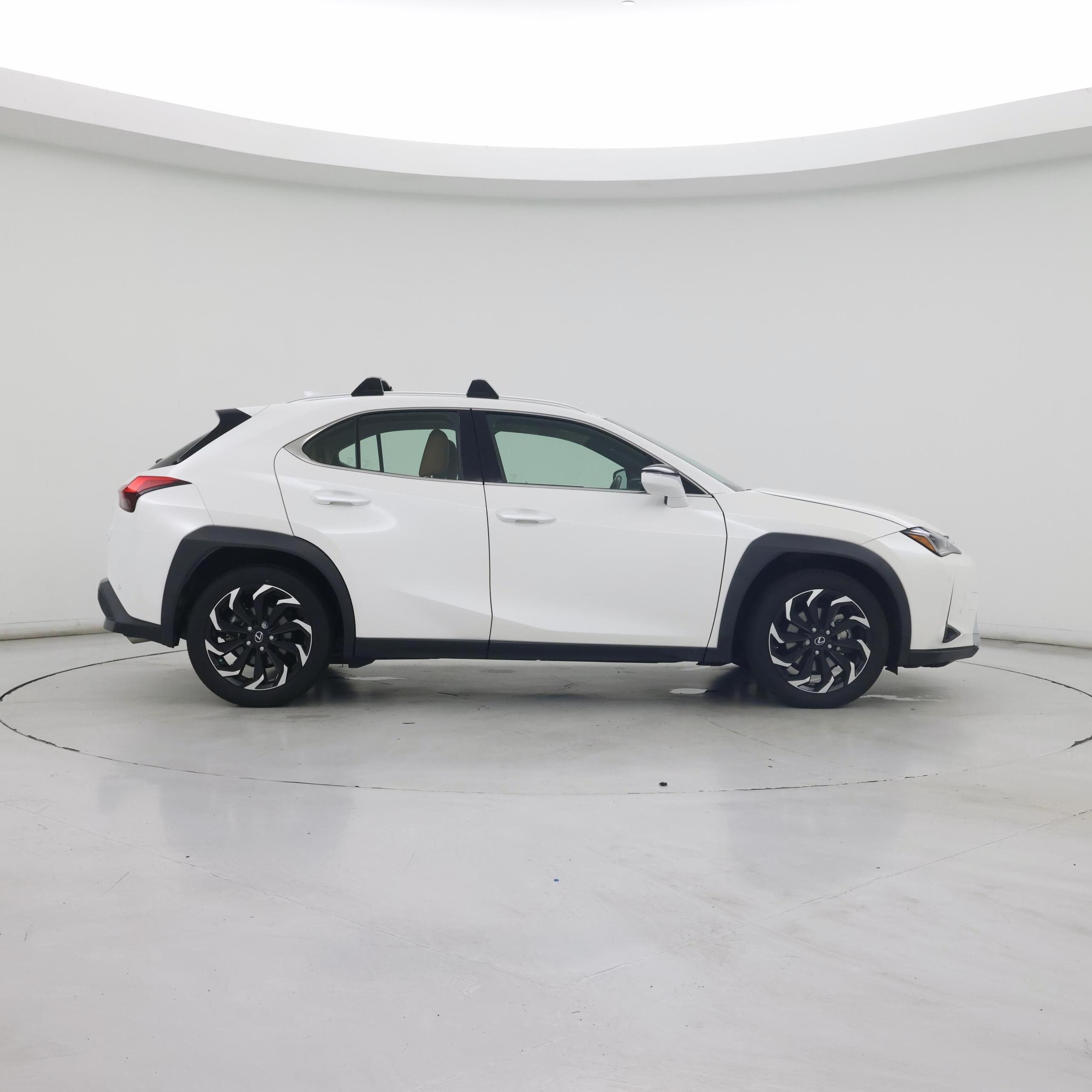 Thumbnail: 2021 Lexus UX - 7