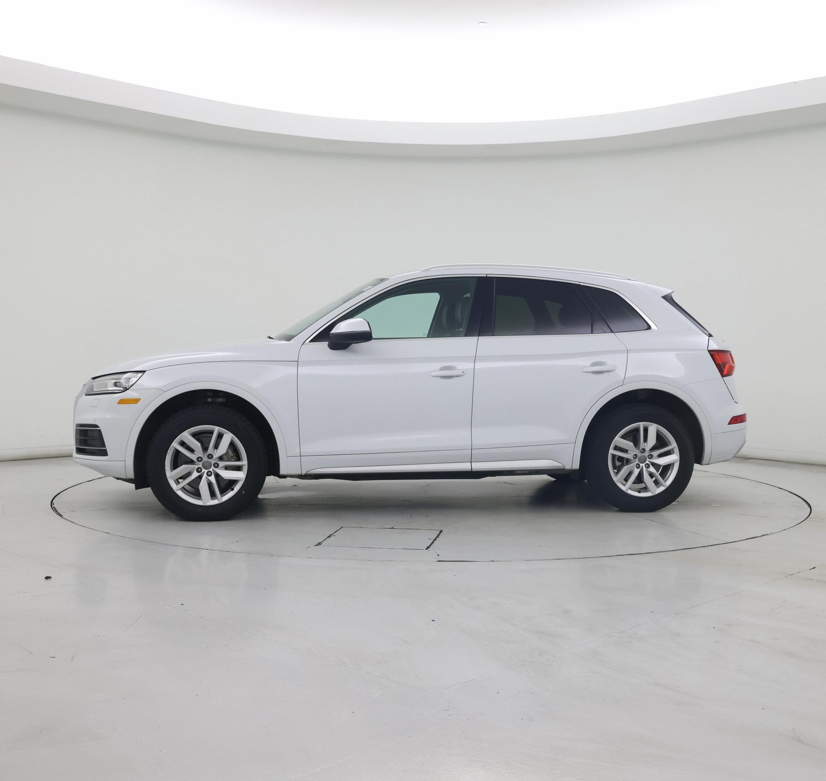 Thumbnail: 2020 Audi Q5 - 3