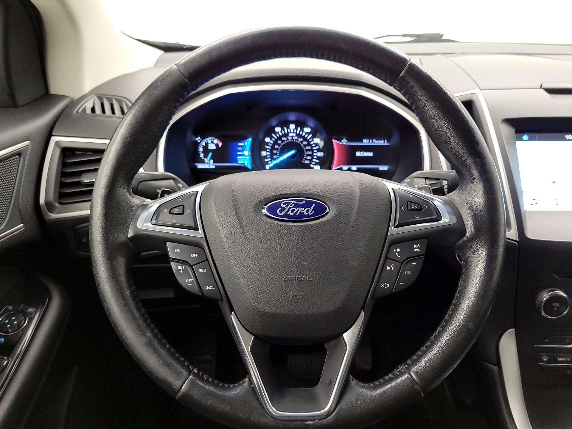 Thumbnail: 2017 Ford Edge - 10