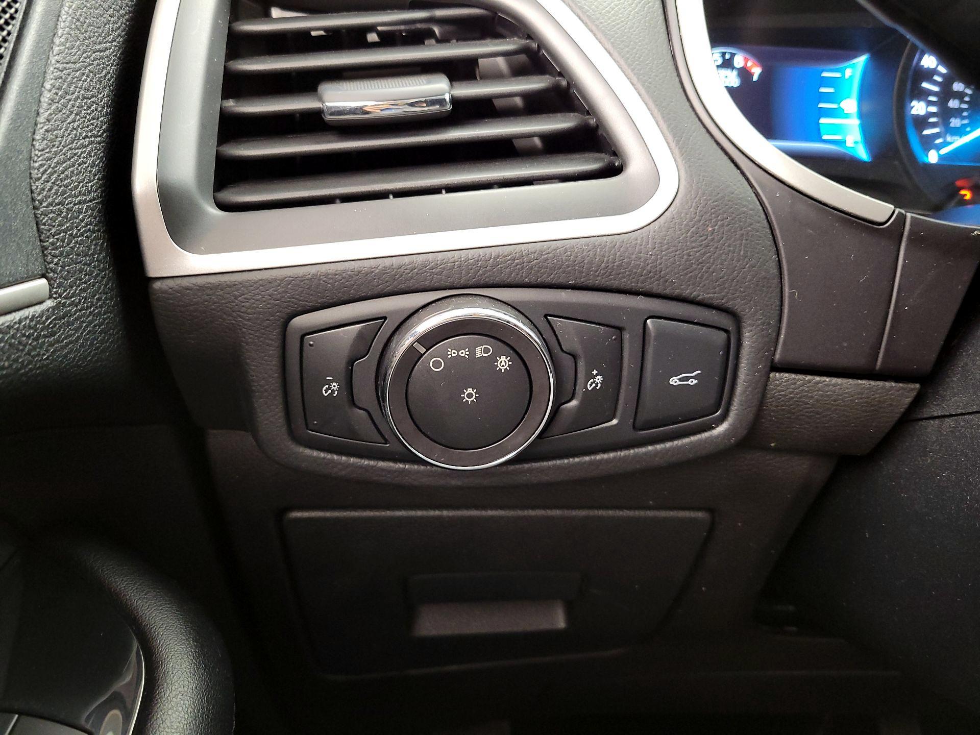 Thumbnail: 2017 Ford Edge - 13
