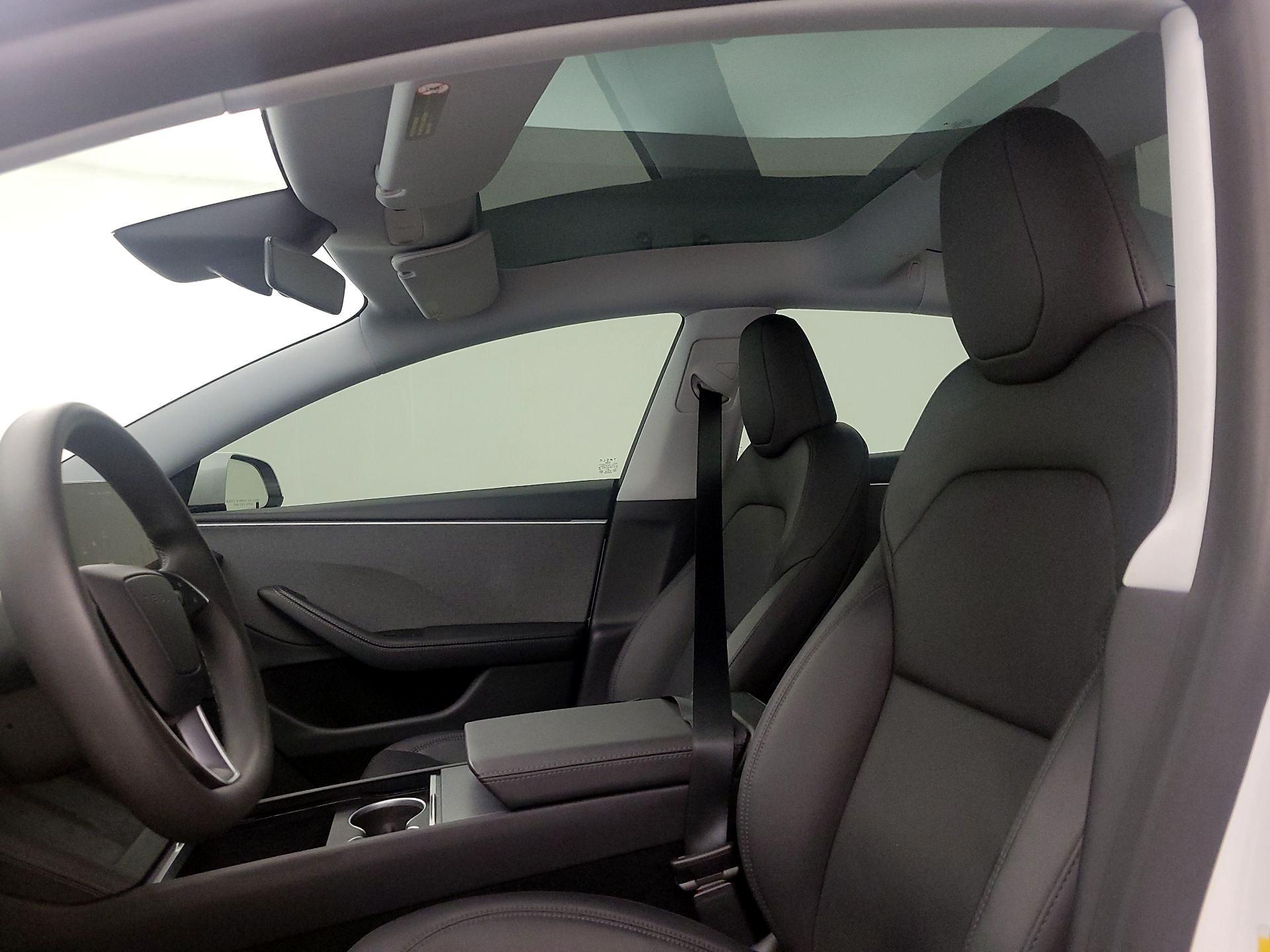 Thumbnail: 2025 Tesla Model 3 - 19
