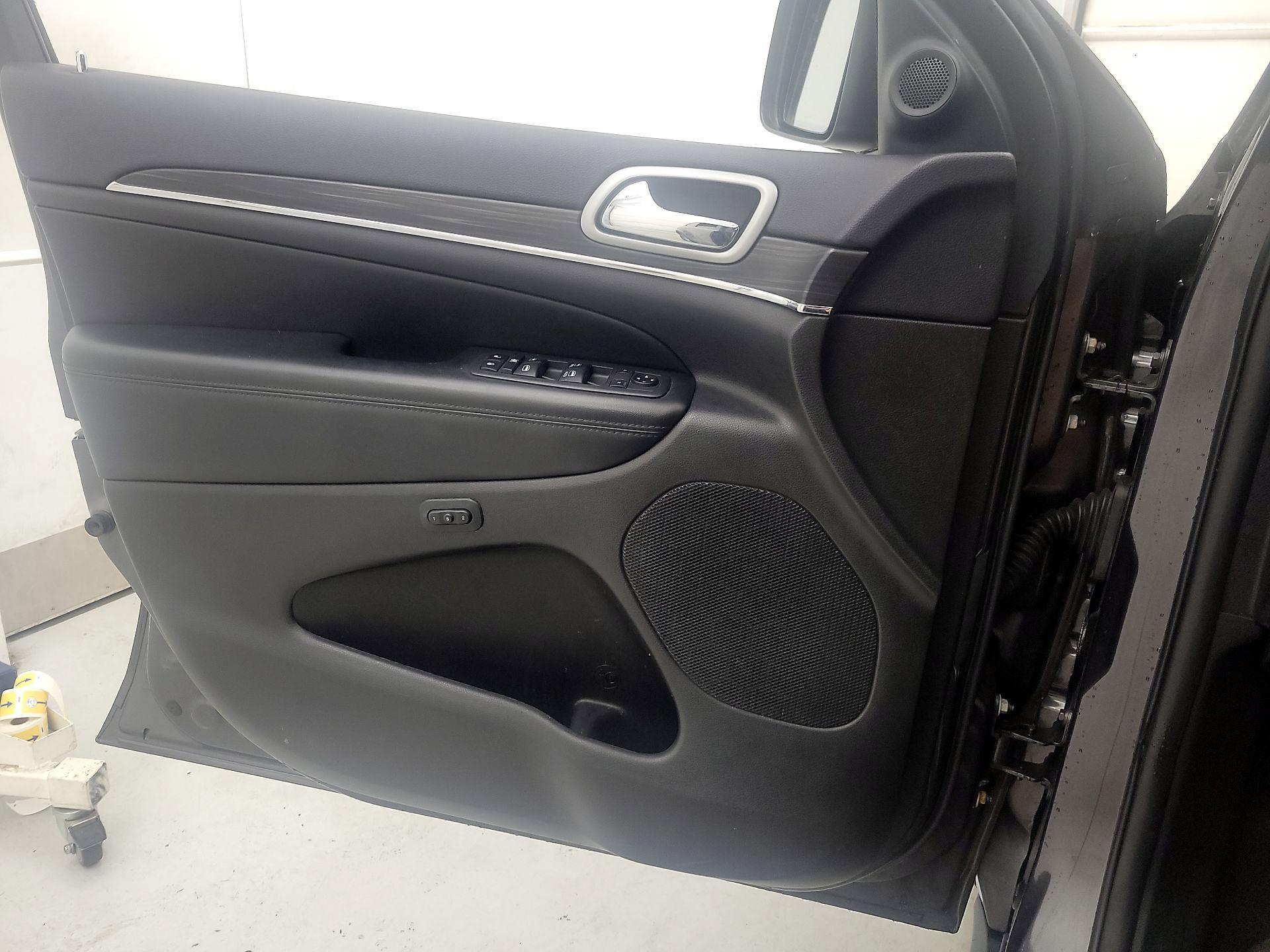 Thumbnail: 2019 Jeep Grand Cherokee - 12