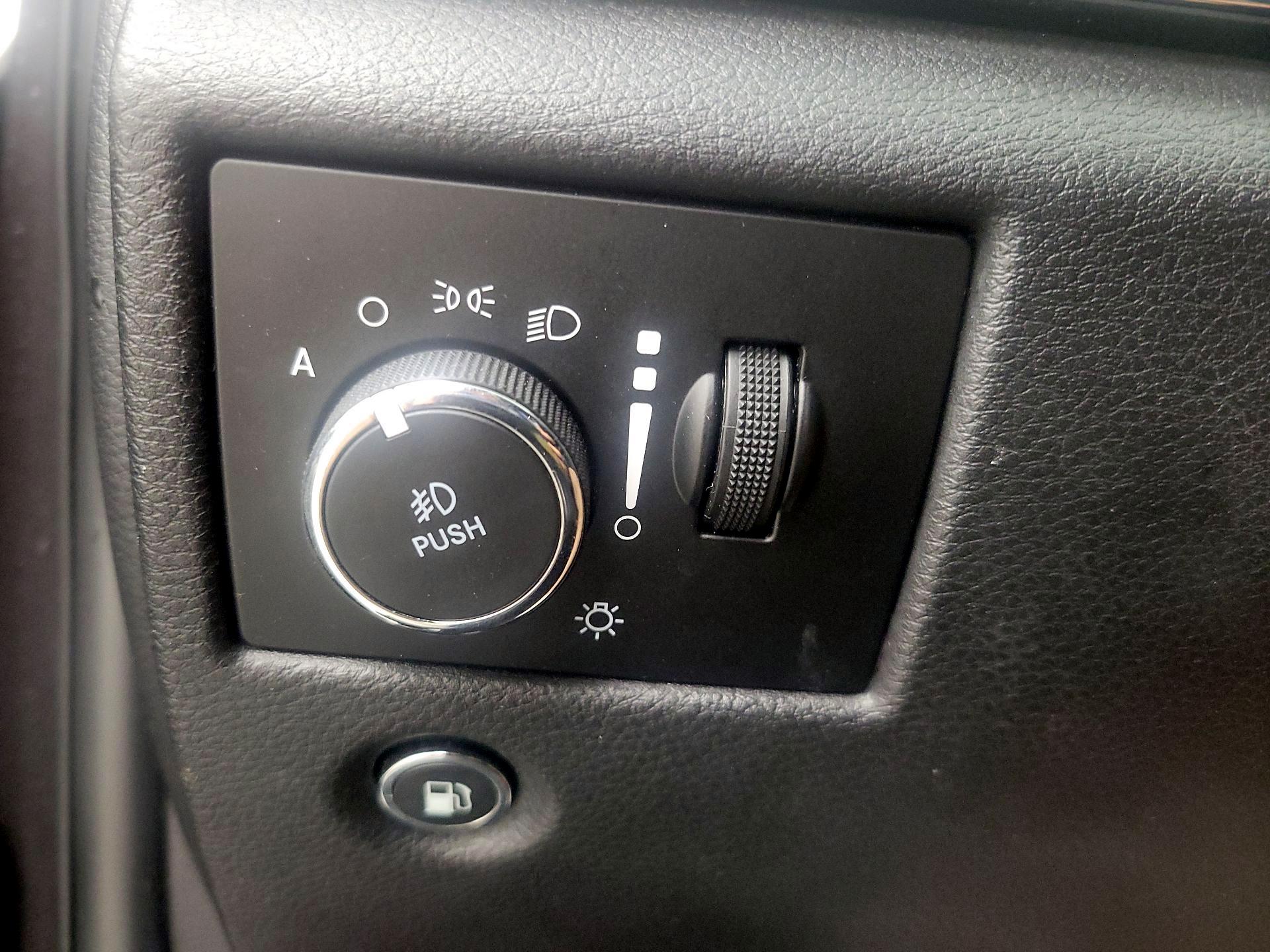 Thumbnail: 2019 Jeep Grand Cherokee - 13