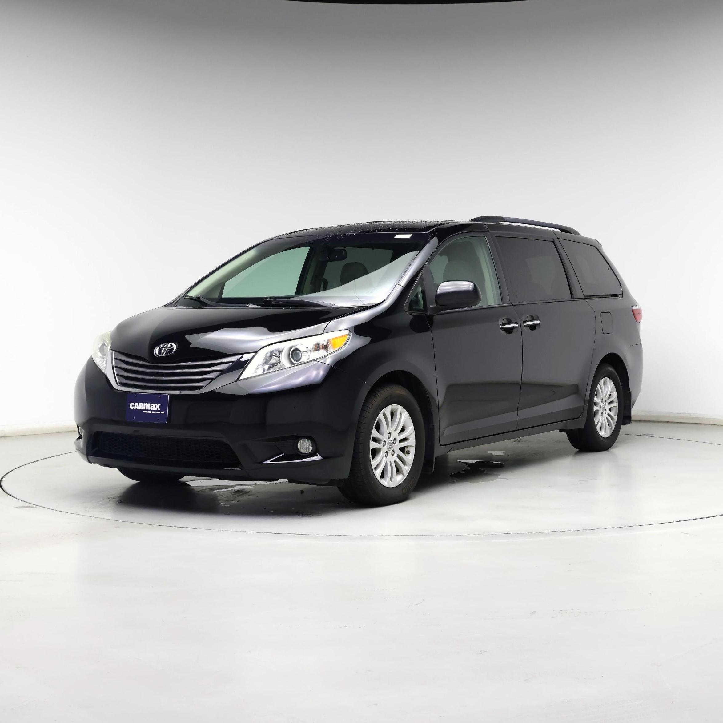 Thumbnail: 2017 Toyota Sienna - 4