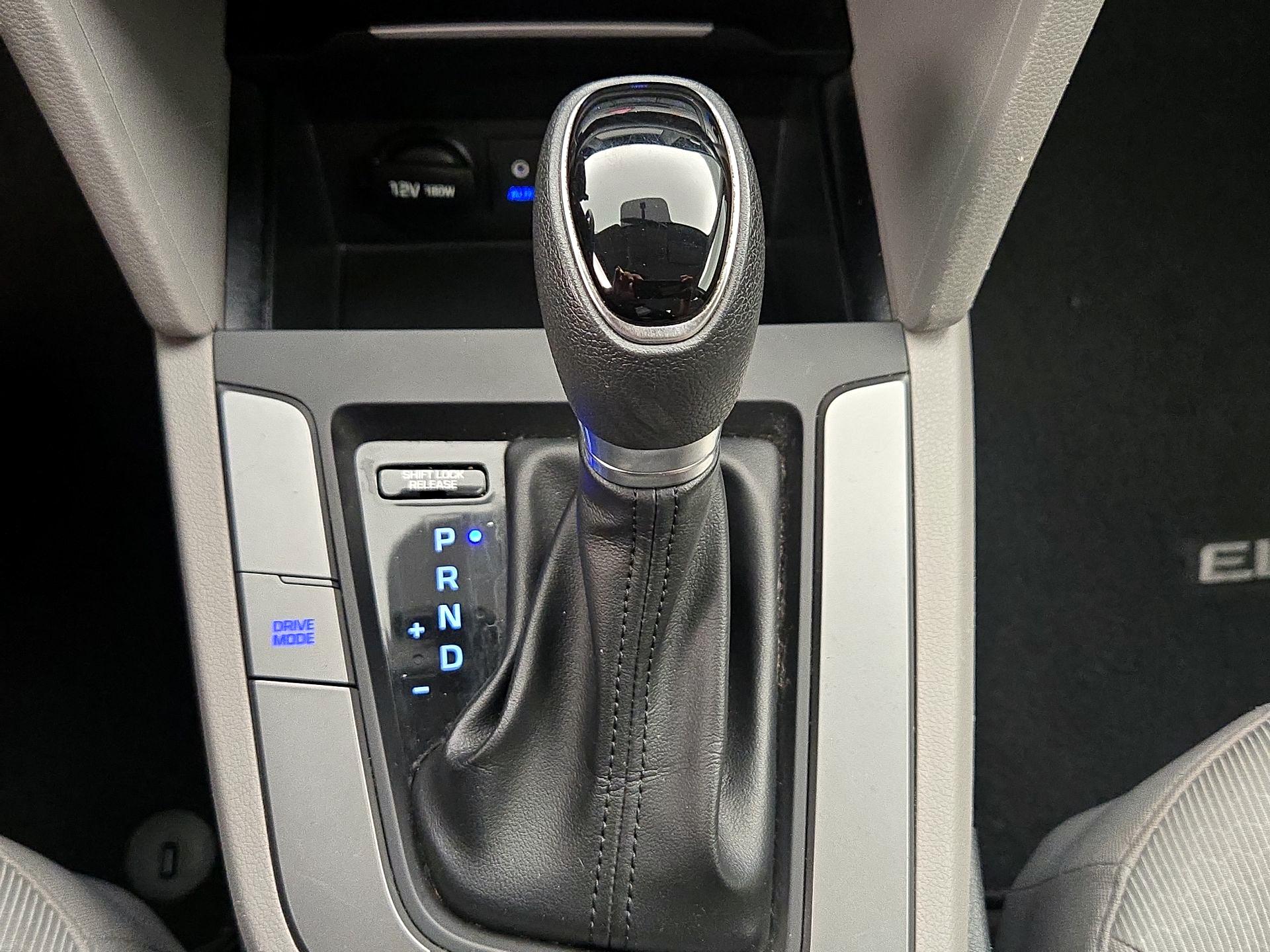 Thumbnail: 2018 Hyundai Elantra - 17