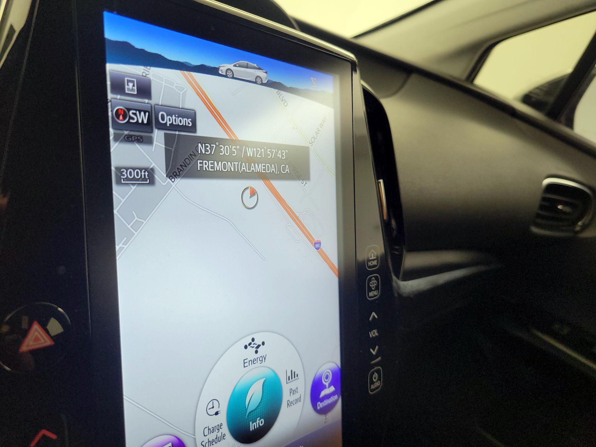 Thumbnail: 2018 Toyota Prius Prime - 14