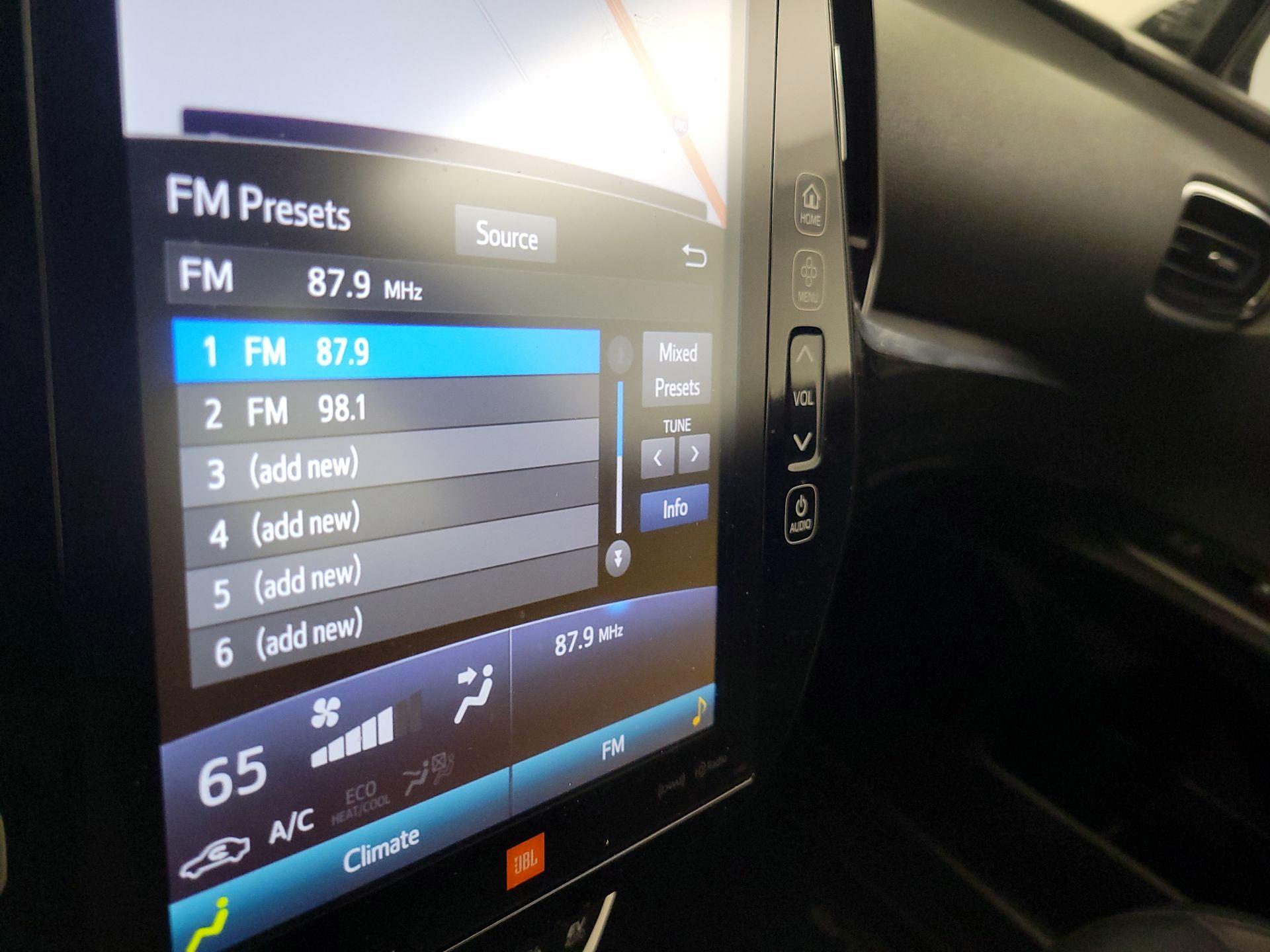 Thumbnail: 2018 Toyota Prius Prime - 16
