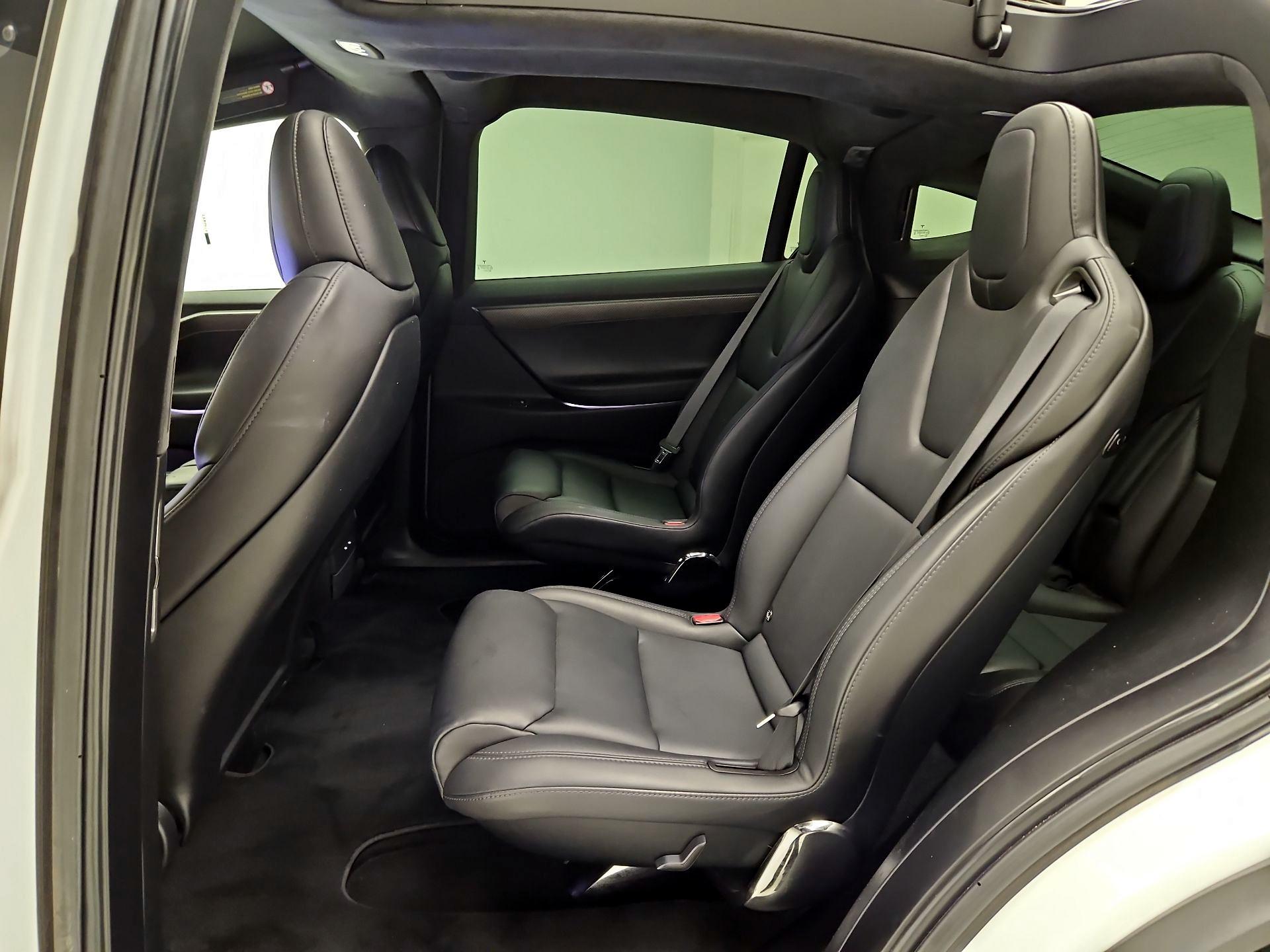 Thumbnail: 2020 Tesla Model X - 18
