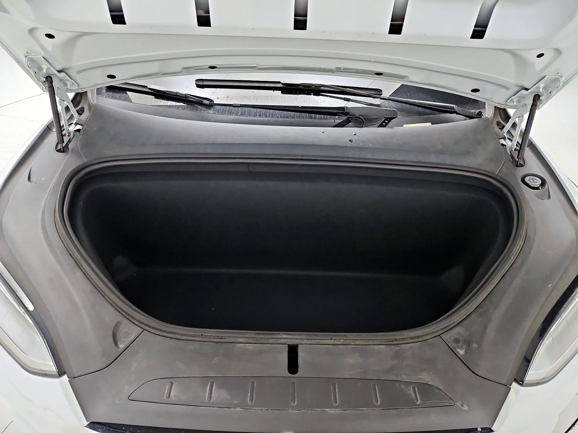 Thumbnail: 2020 Tesla Model X - 20