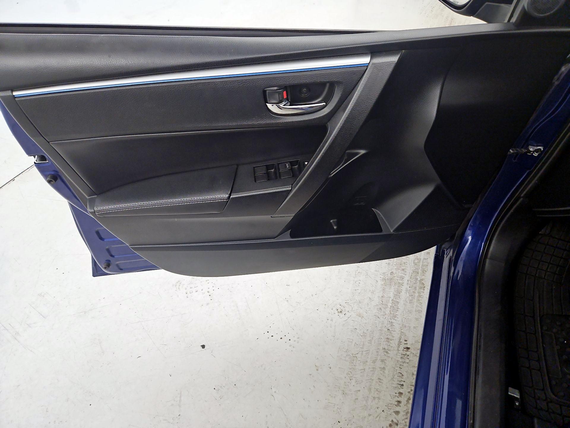 Thumbnail: 2014 Toyota Corolla - 12