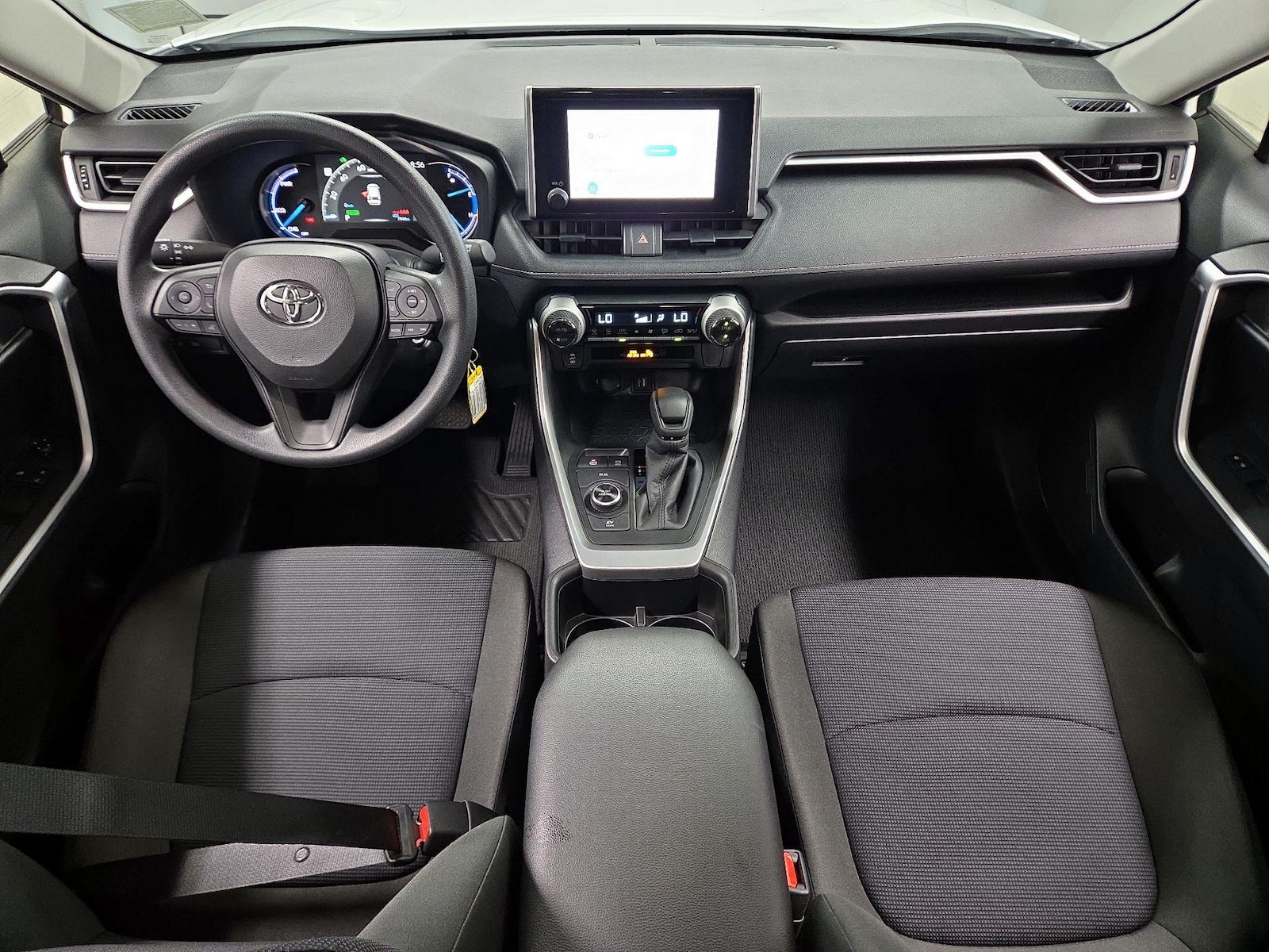 2025 Toyota RAV4 LE - Photo 10