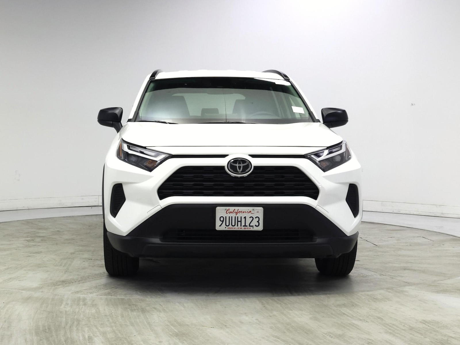 2025 Toyota RAV4 LE - Photo 6