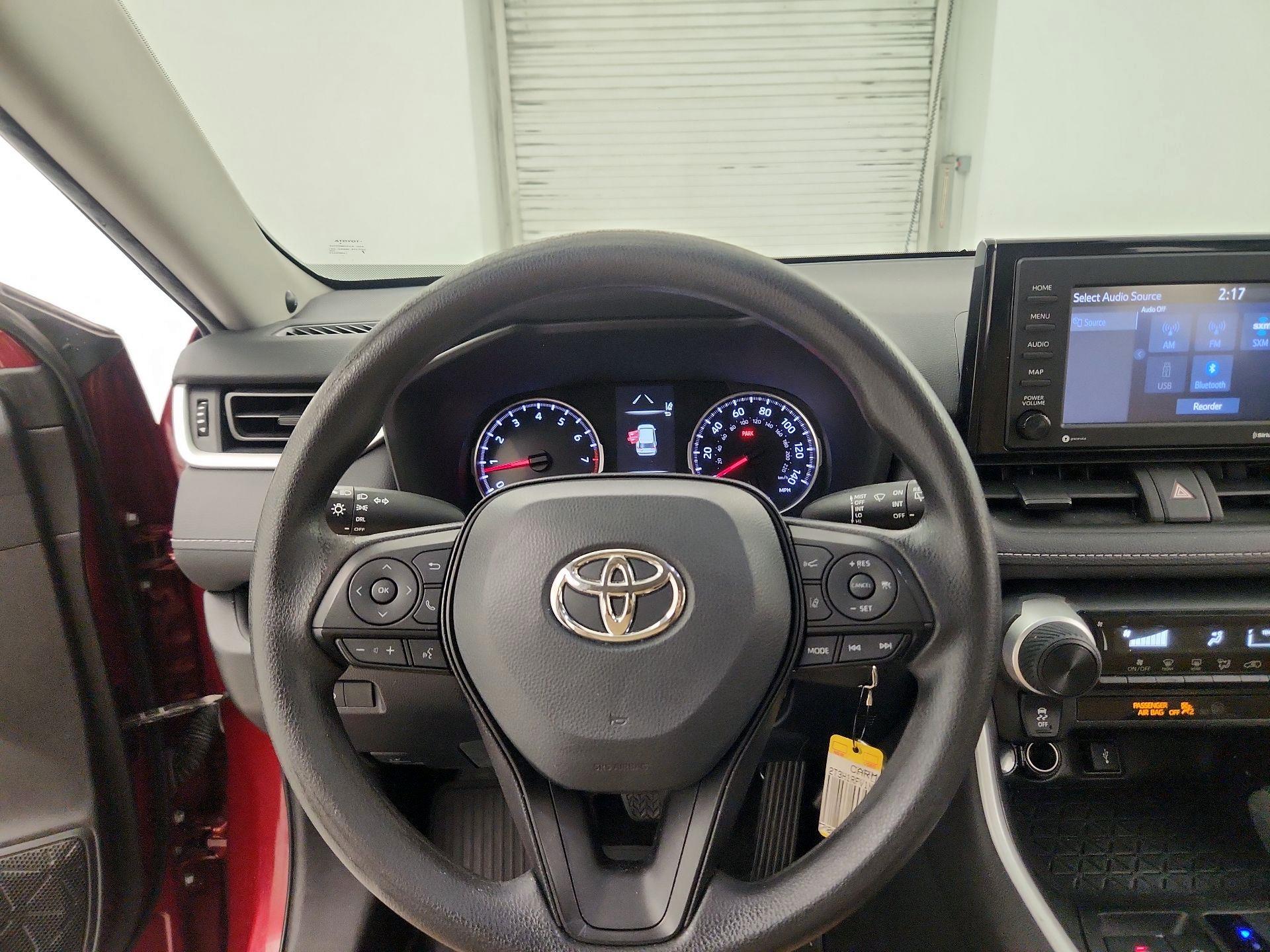 Thumbnail: 2022 Toyota RAV4 - 10