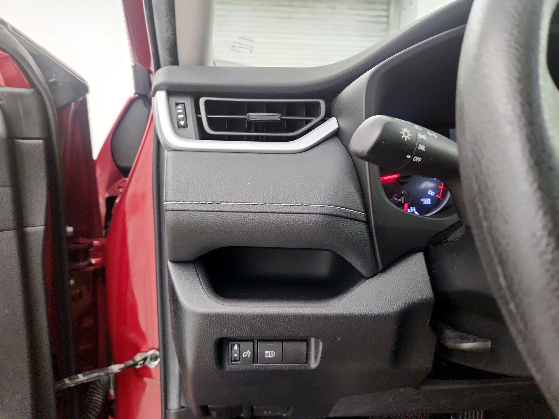 Thumbnail: 2022 Toyota RAV4 - 13