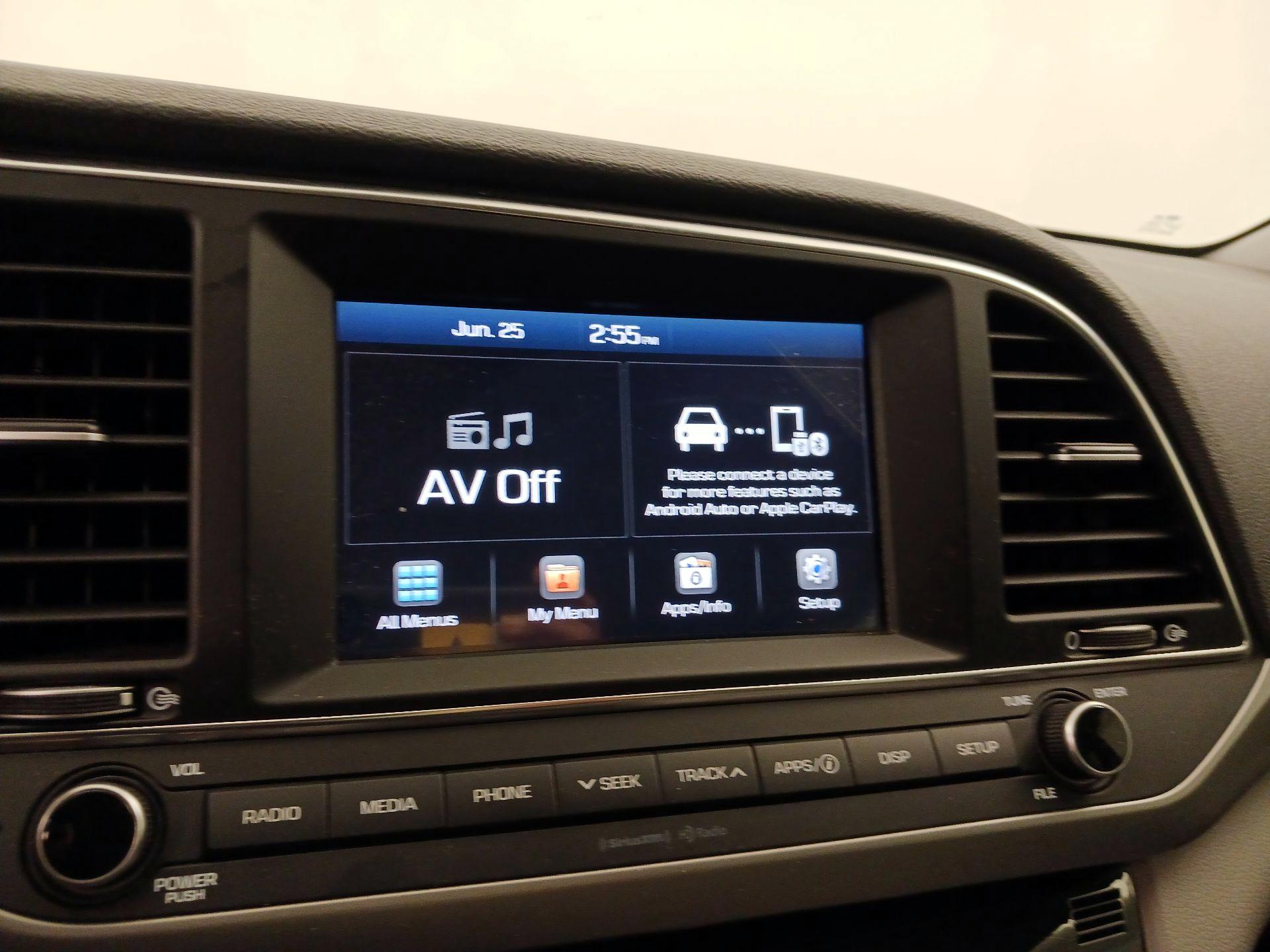 Thumbnail: 2018 Hyundai Elantra - 15