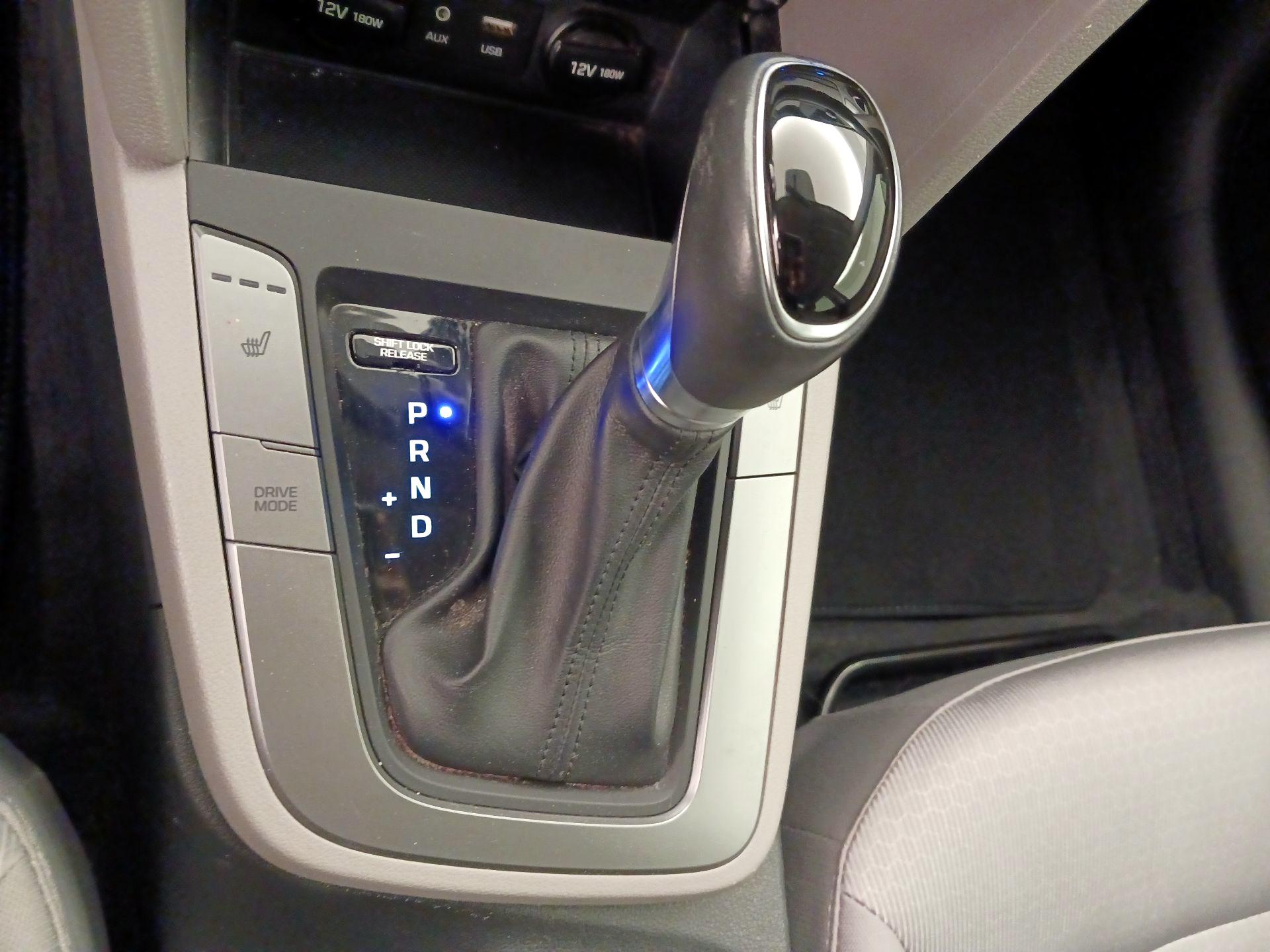 Thumbnail: 2018 Hyundai Elantra - 17