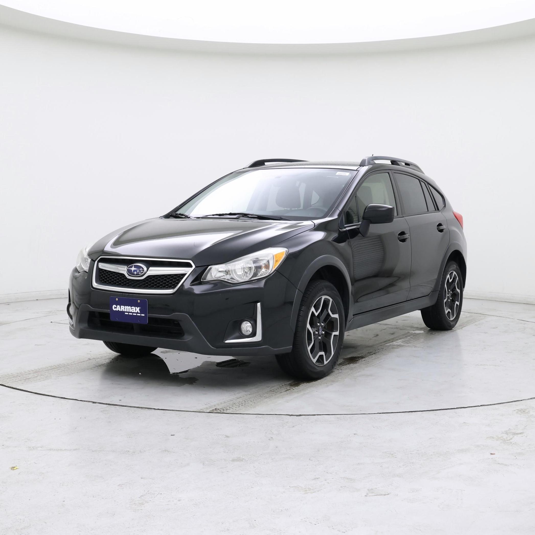 Thumbnail: 2017 Subaru Crosstrek - 4