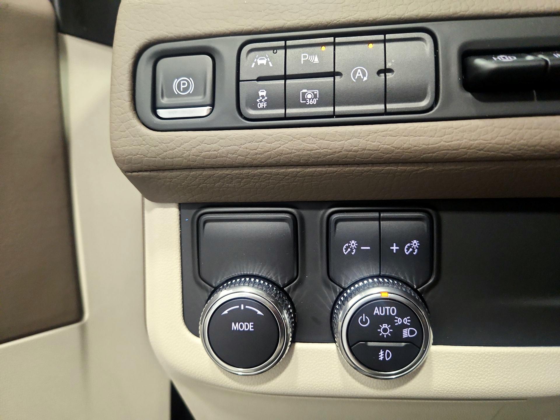 Thumbnail: 2023 GMC Yukon - 13