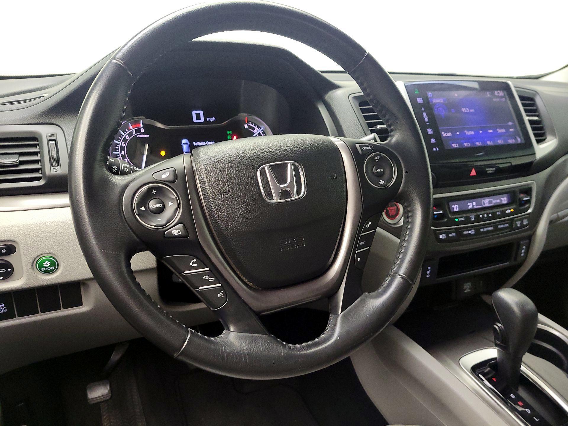 Thumbnail: 2016 Honda Pilot - 10