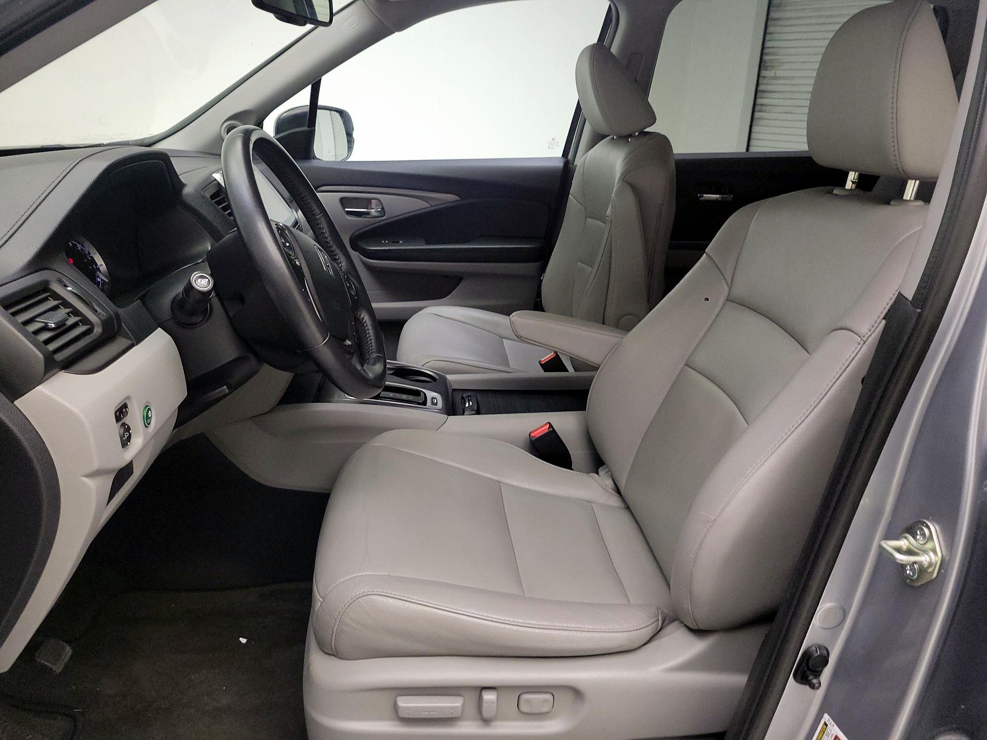 Thumbnail: 2016 Honda Pilot - 11
