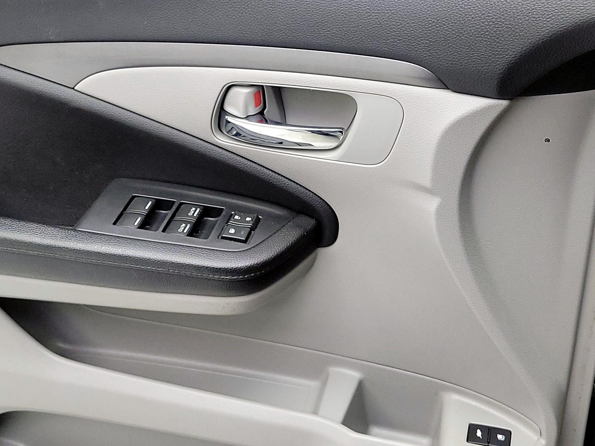 Thumbnail: 2016 Honda Pilot - 12