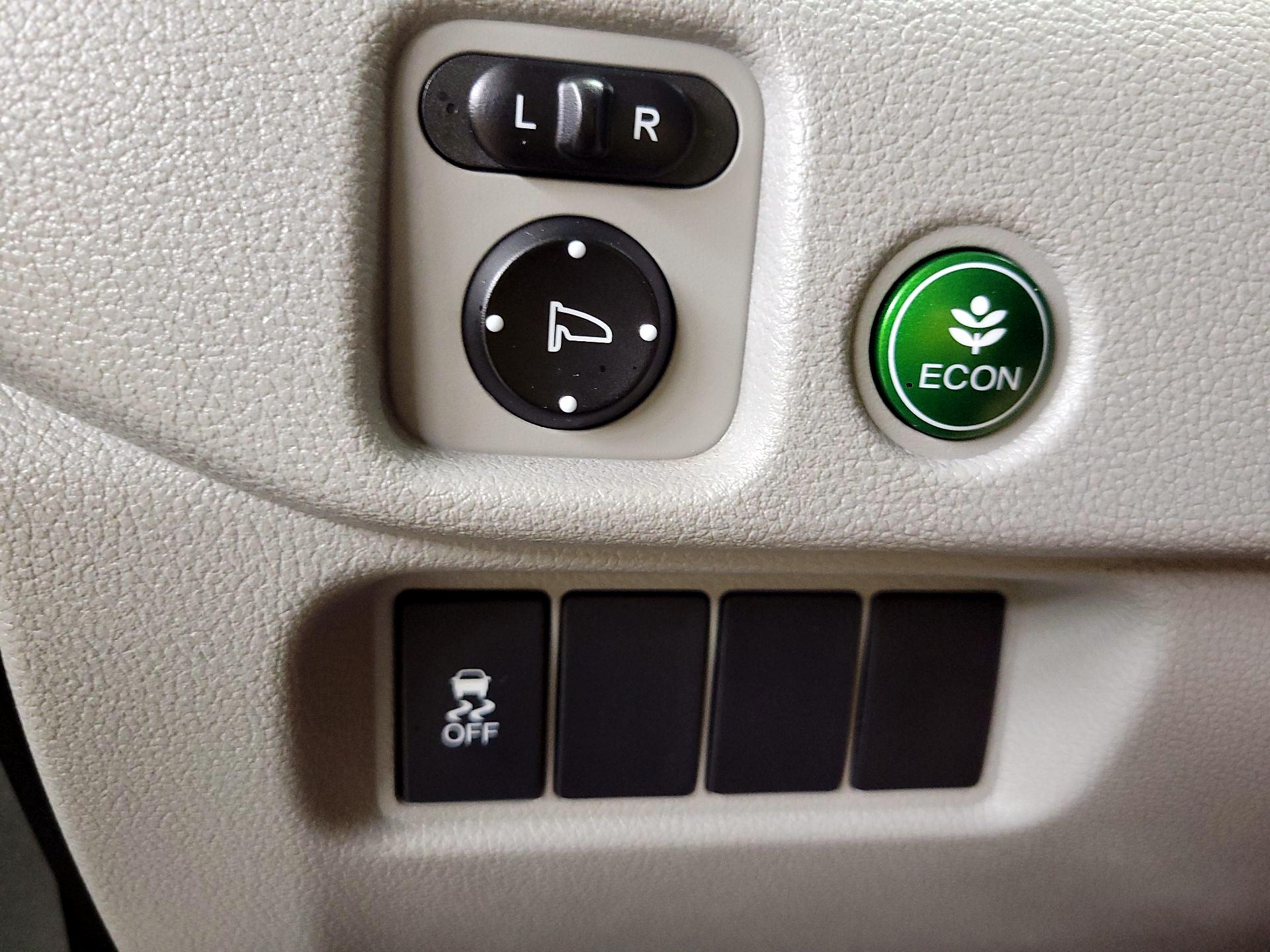 Thumbnail: 2016 Honda Pilot - 13