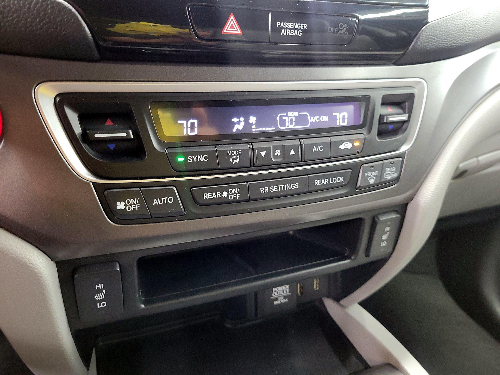 Thumbnail: 2016 Honda Pilot - 16