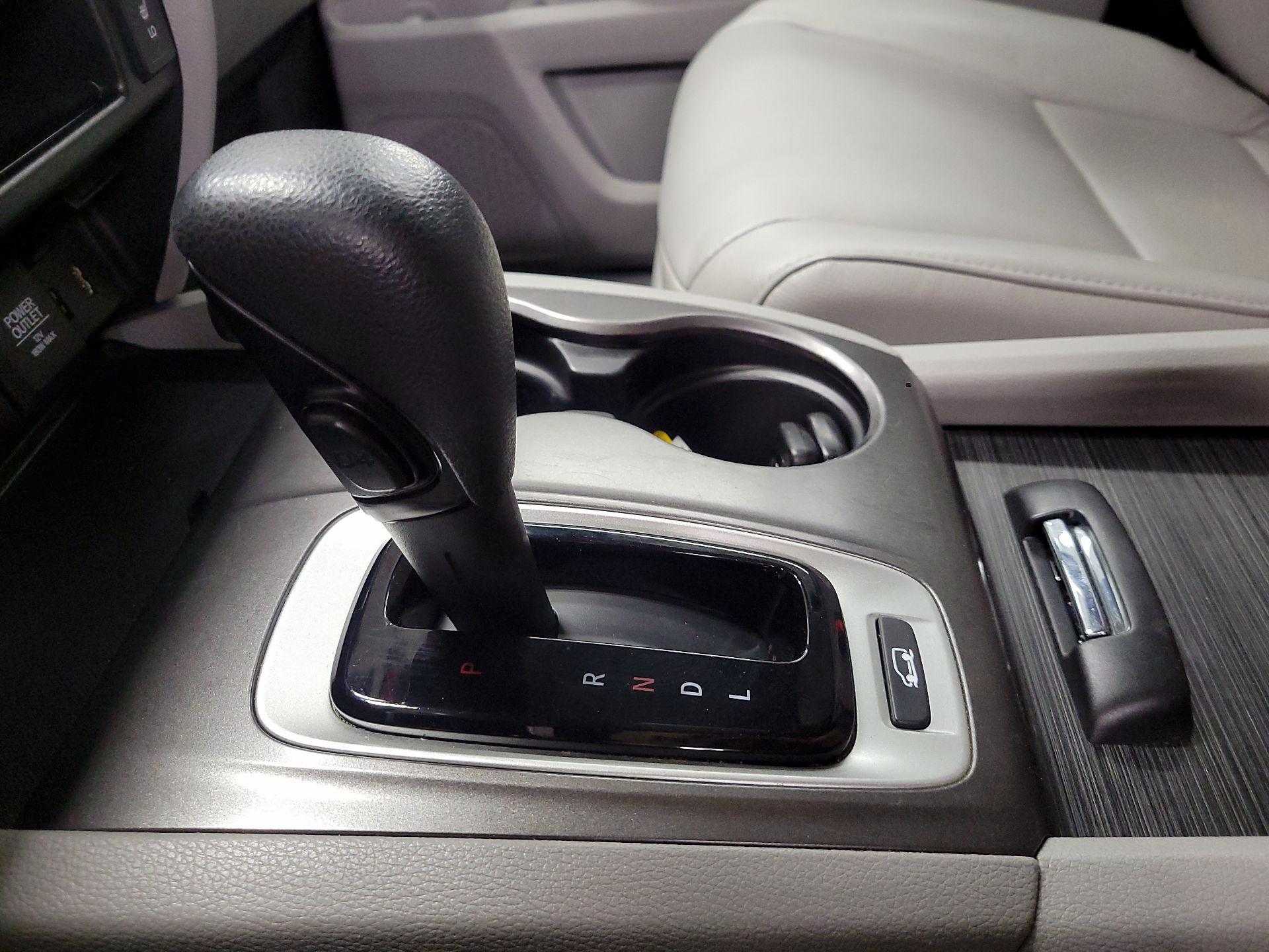 Thumbnail: 2016 Honda Pilot - 17