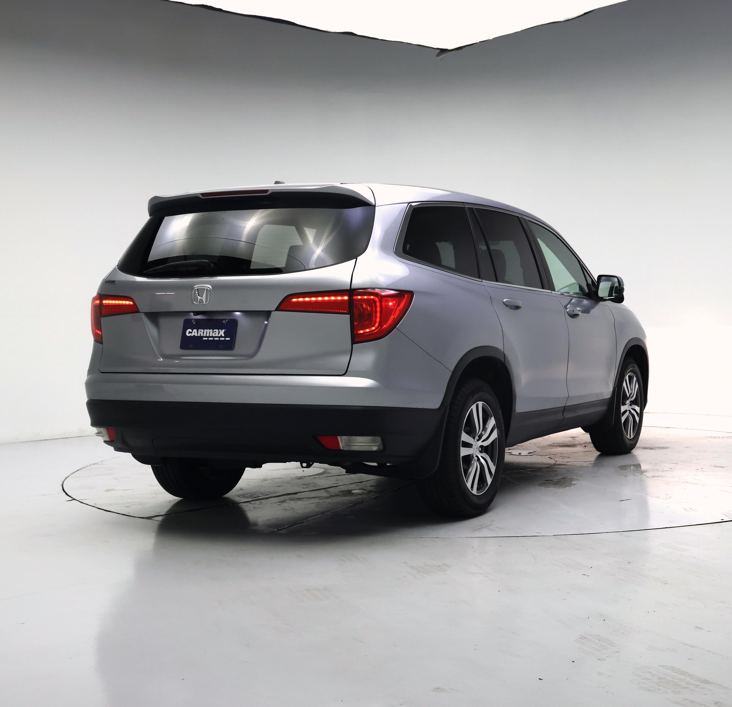Thumbnail: 2016 Honda Pilot - 8