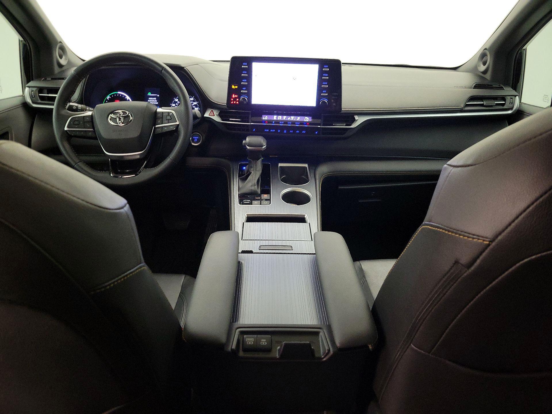 Thumbnail: 2023 Toyota Sienna - 9