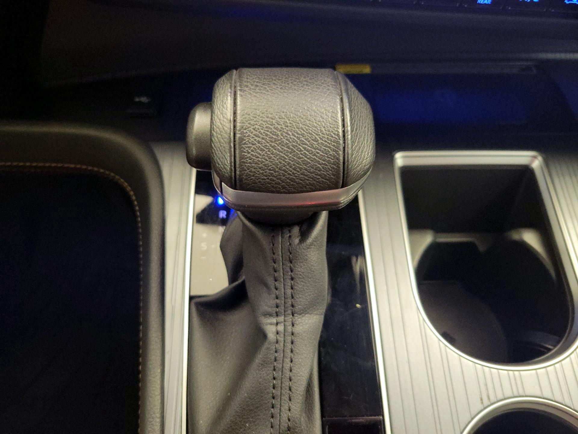 Thumbnail: 2023 Toyota Sienna - 17