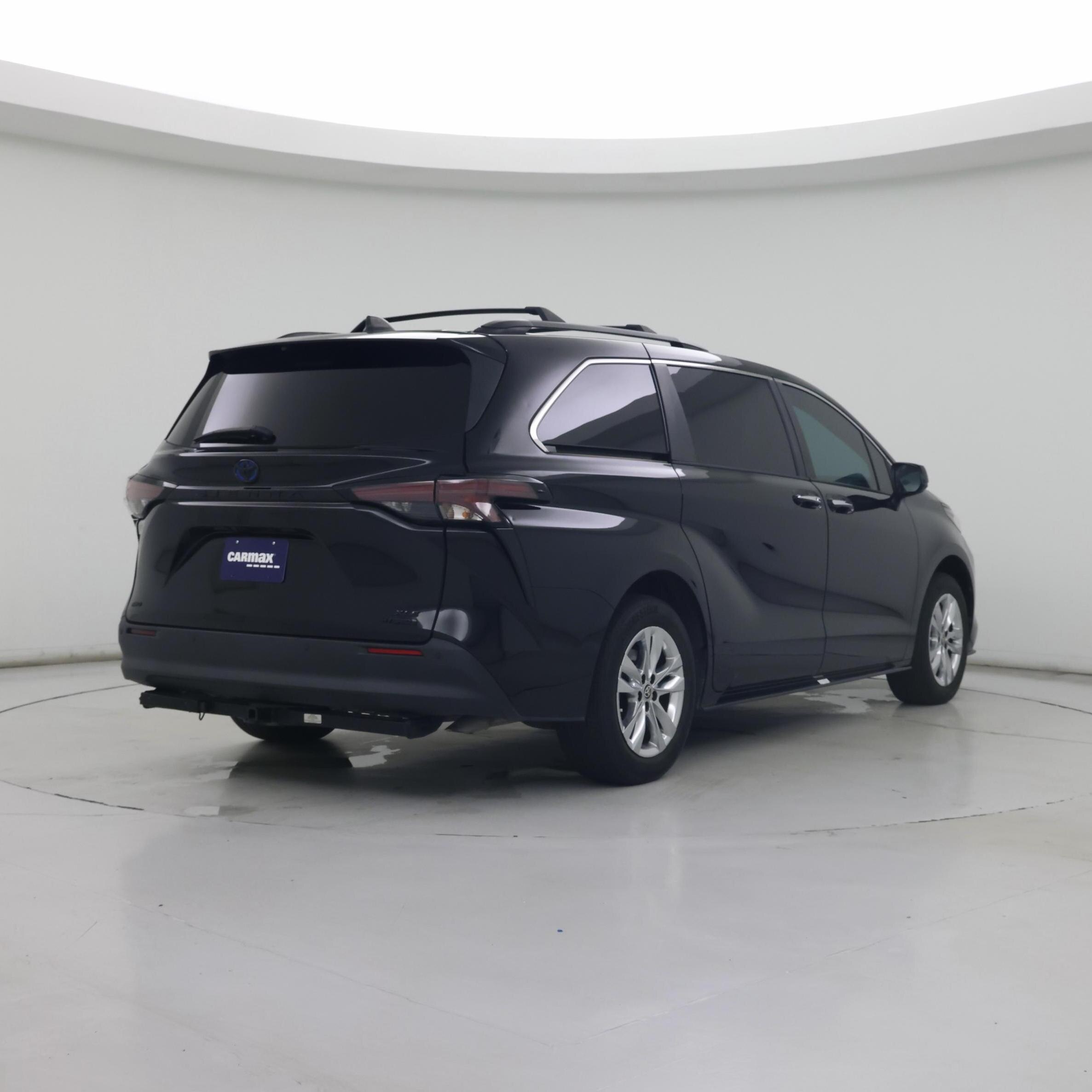 Thumbnail: 2023 Toyota Sienna - 8