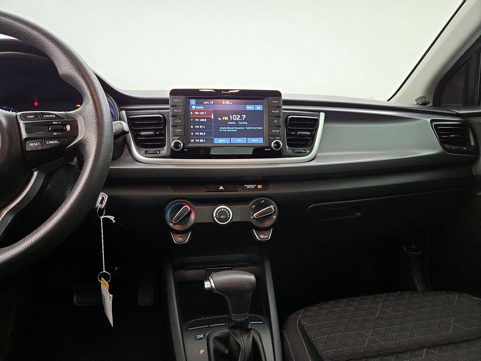 Thumbnail: 2019 Kia Rio - 9