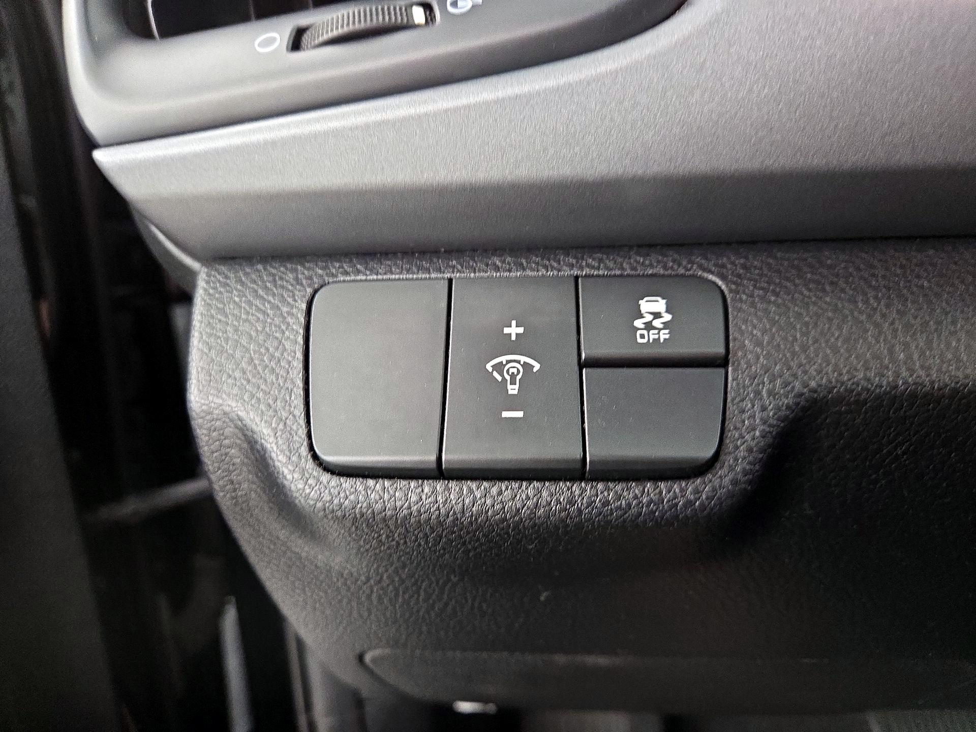 Thumbnail: 2019 Kia Rio - 13