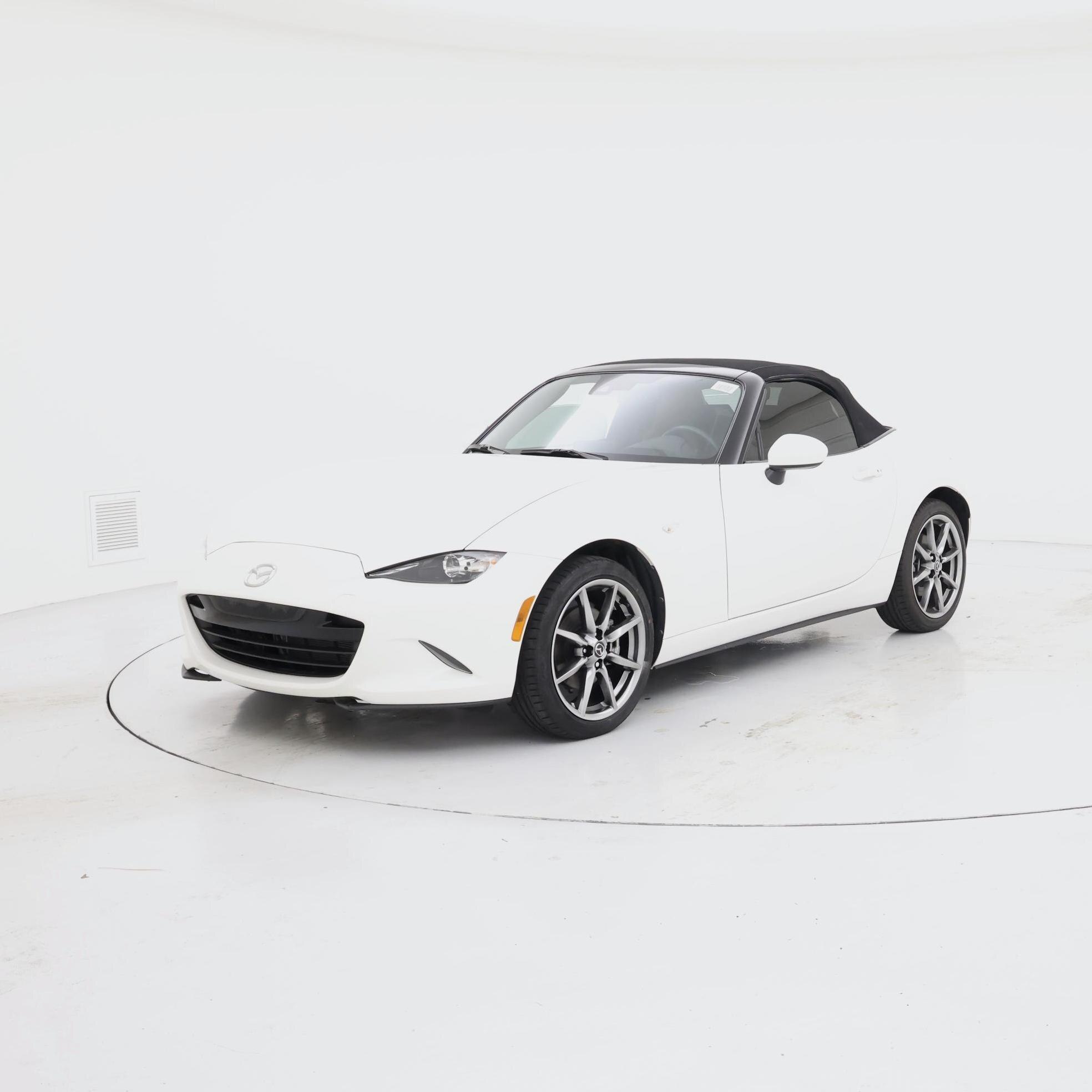 Thumbnail: 2022 Mazda MX-5 Miata - 4