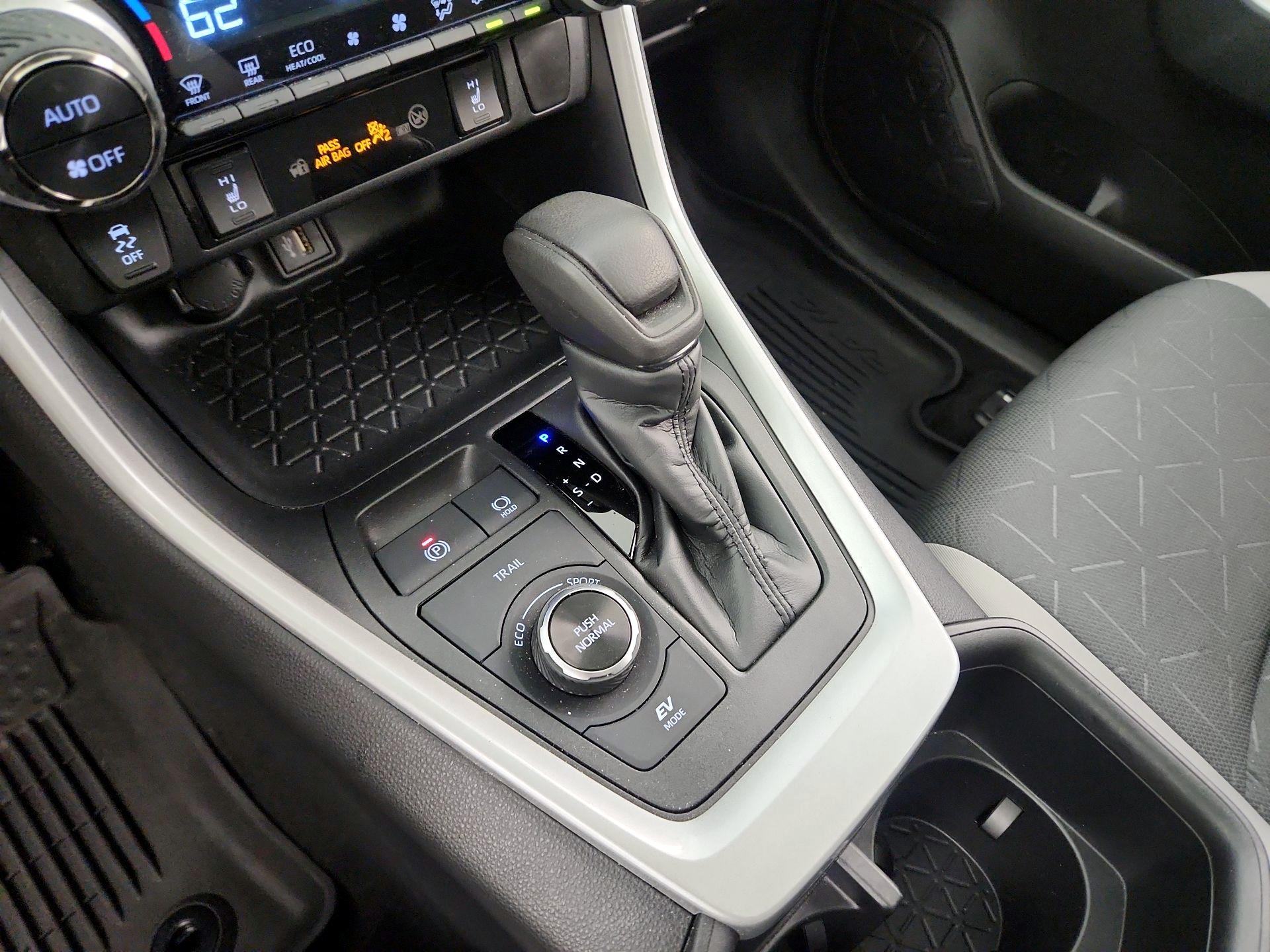 Thumbnail: 2024 Toyota RAV4 - 18