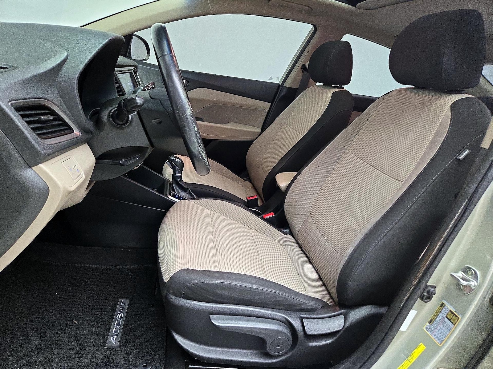2018 Hyundai Accent Limited - Photo 12