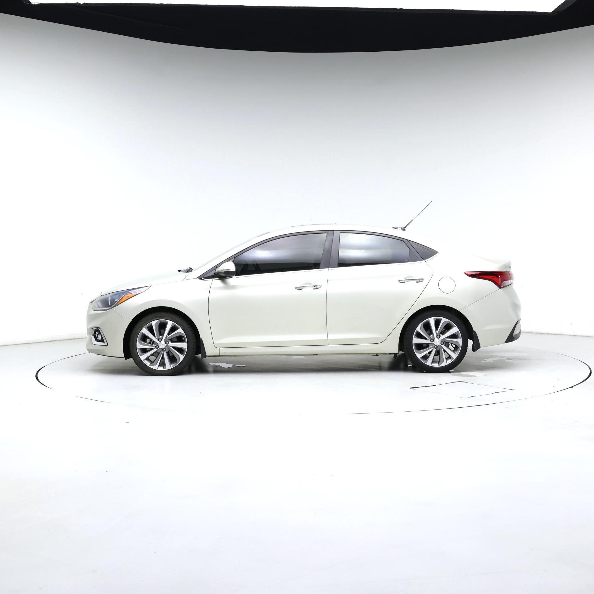 Thumbnail: 2018 Hyundai Accent - 3