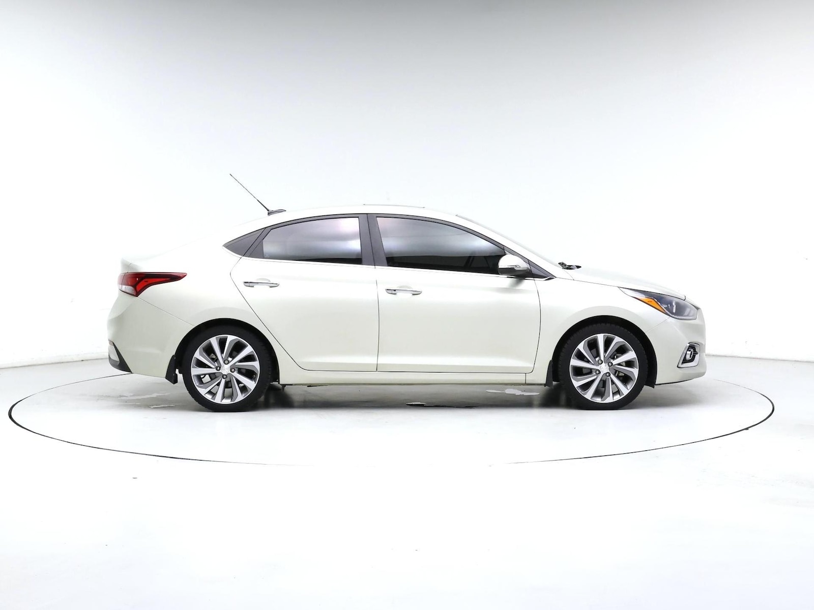 2018 Hyundai Accent Limited - Photo 8