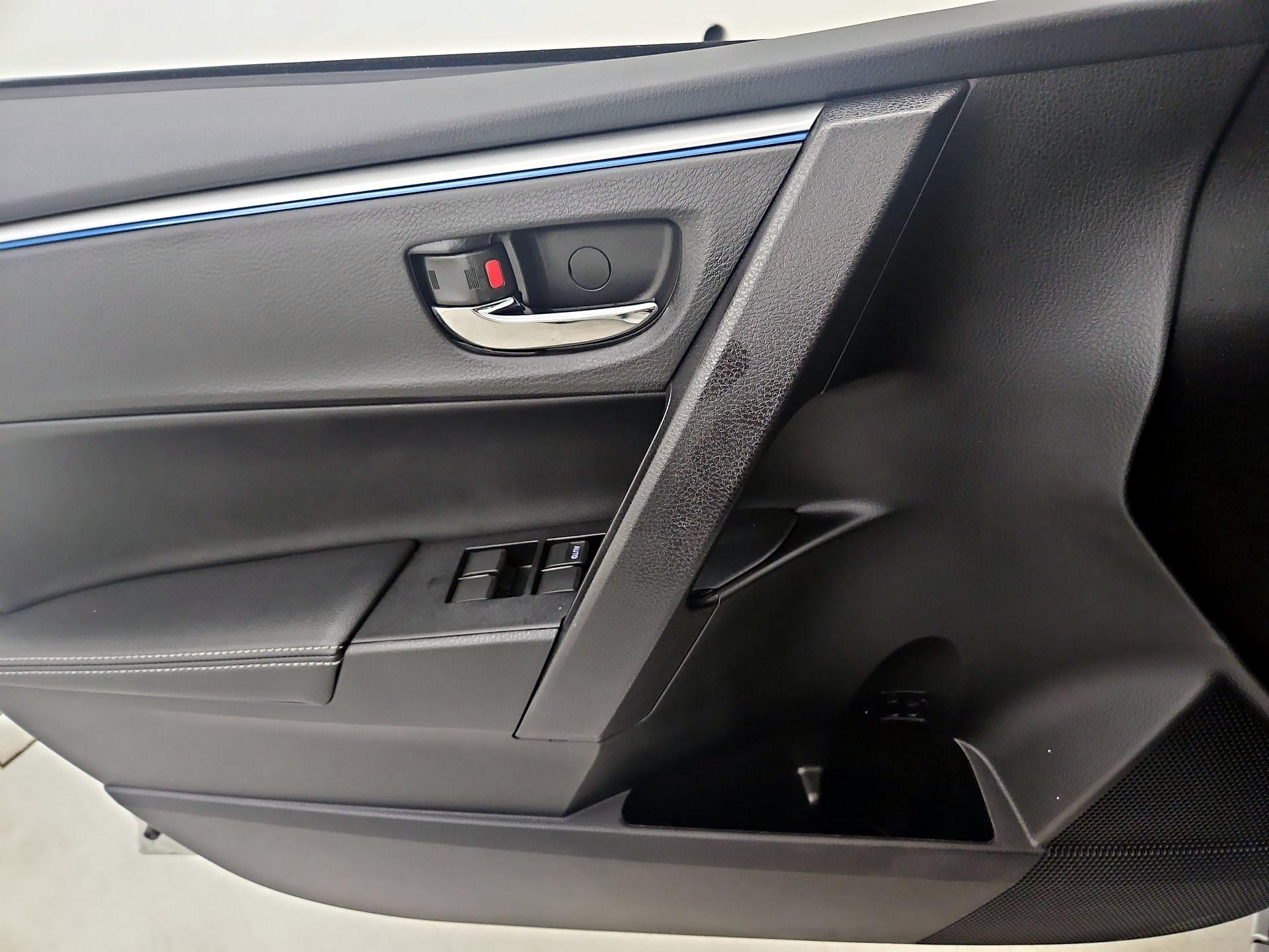 Thumbnail: 2016 Toyota Corolla - 12