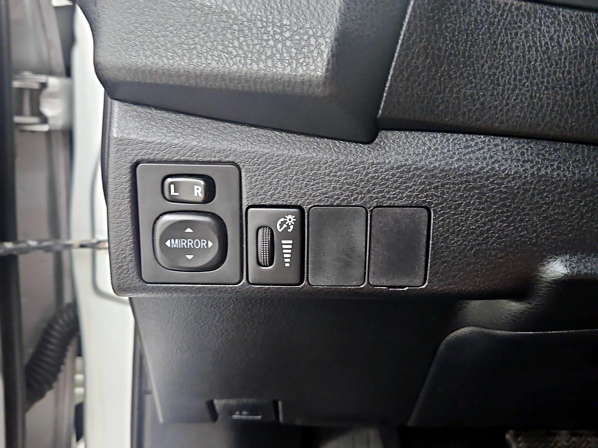 Thumbnail: 2016 Toyota Corolla - 13